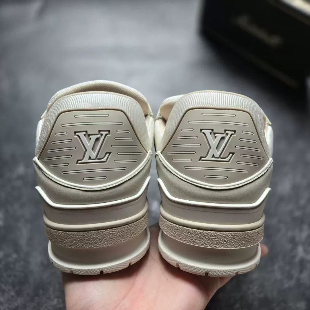Louis Vuitton Louis Vuitton Training Gray Lowtop Sneakers 9 Men Size US 9 / EU 42 - 6 Thumbnail