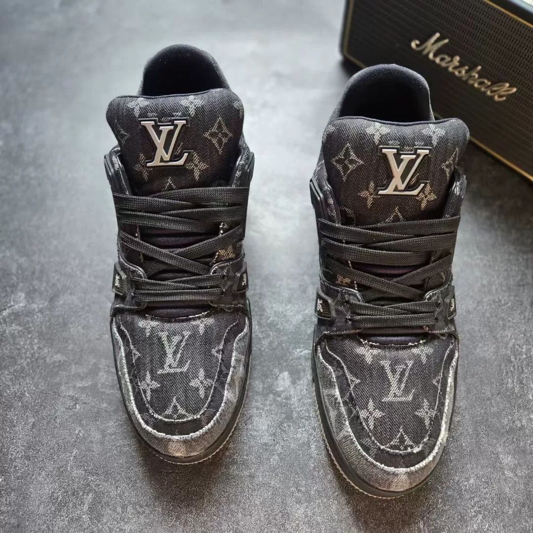 Louis Vuitton Louis Vuitton Training Gray Lowtop Sneakers 9 Men Size US 9 / EU 42 - 3 Thumbnail