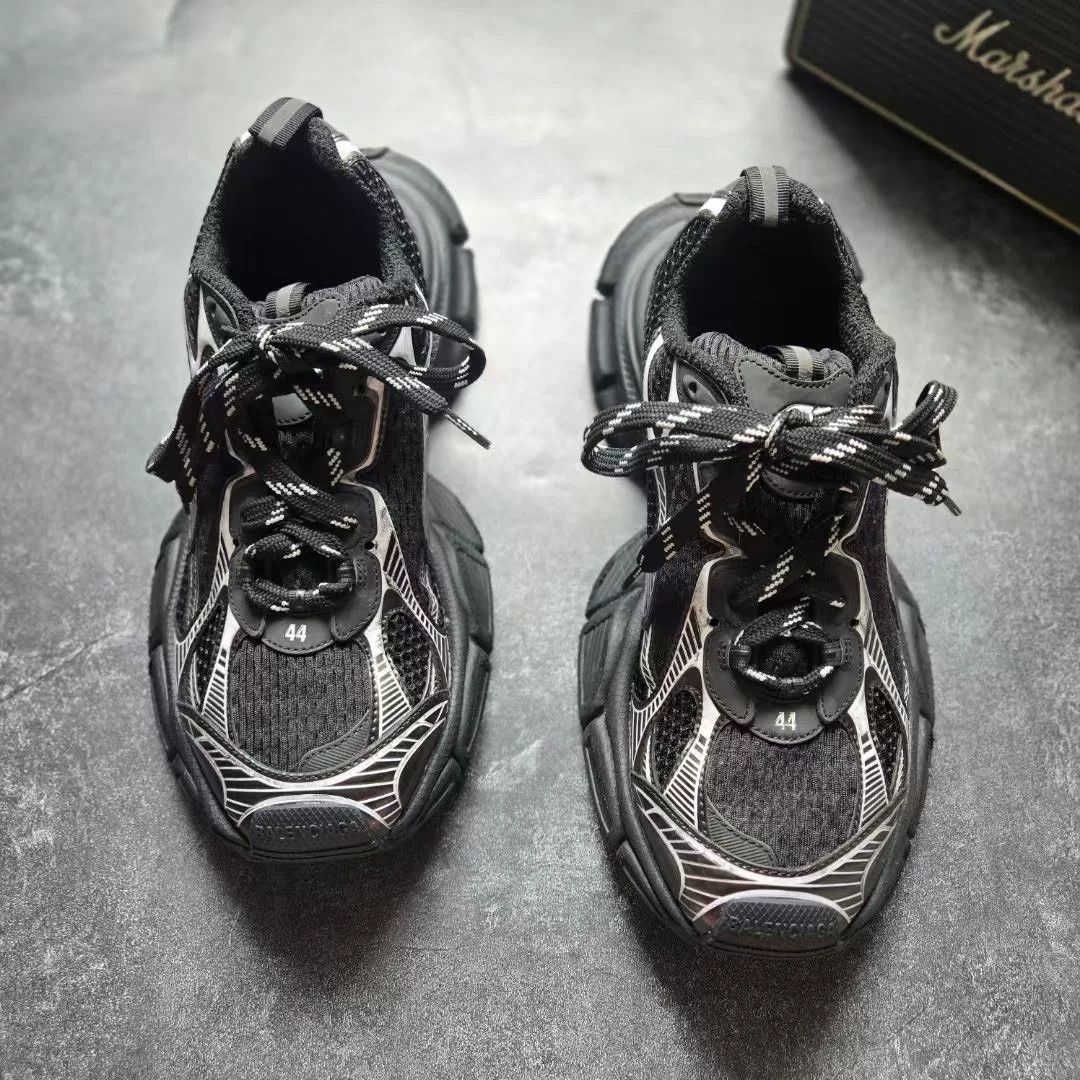 Balenciaga Balenciaga Silver Lowtop Sneakers XXXL Men Size US 10 / EU 43 - 3 Thumbnail