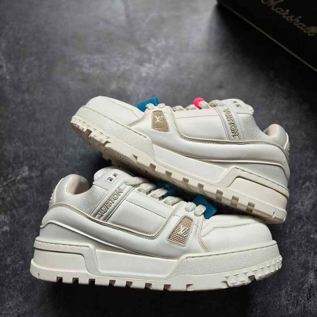 Louis Vuitton Louis Vuitton Training White Lowtop Sneakers 42 Men Size US 9 / EU 42 - 2 Thumbnail