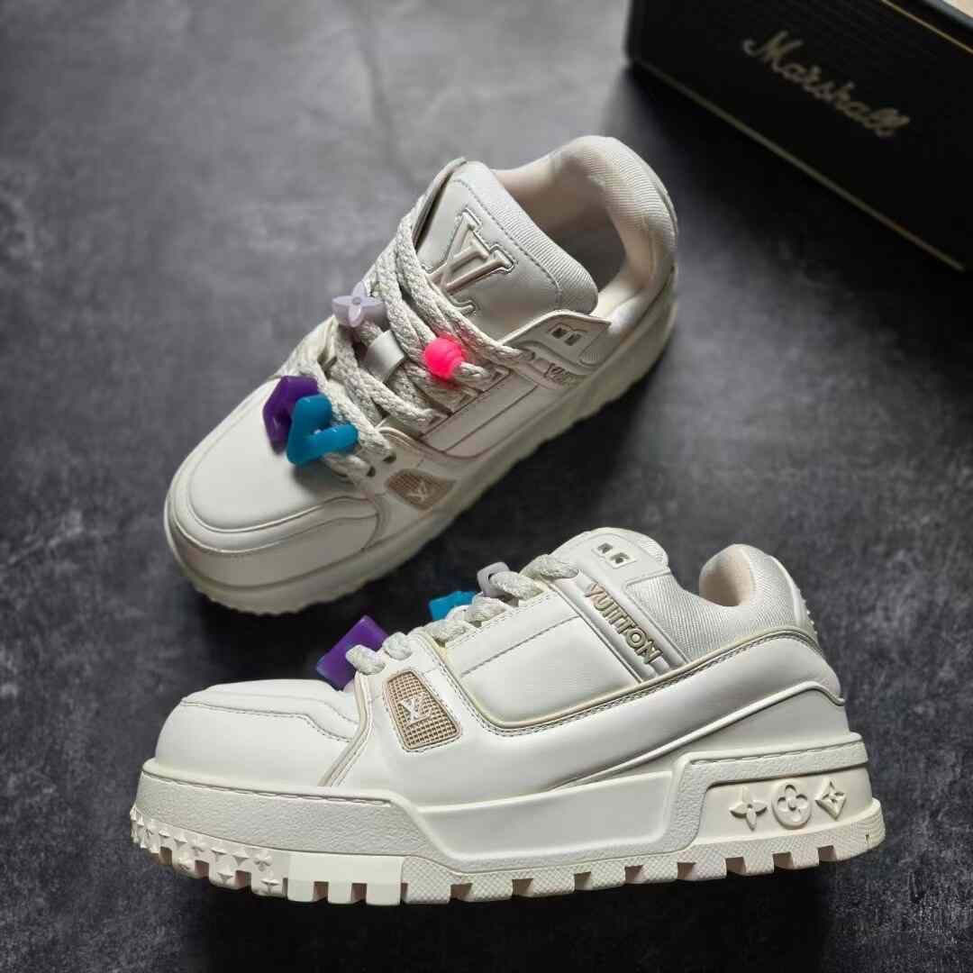 Louis Vuitton Louis Vuitton Training White Lowtop Sneakers 42 Men Size US 9 / EU 42 - 4 Thumbnail