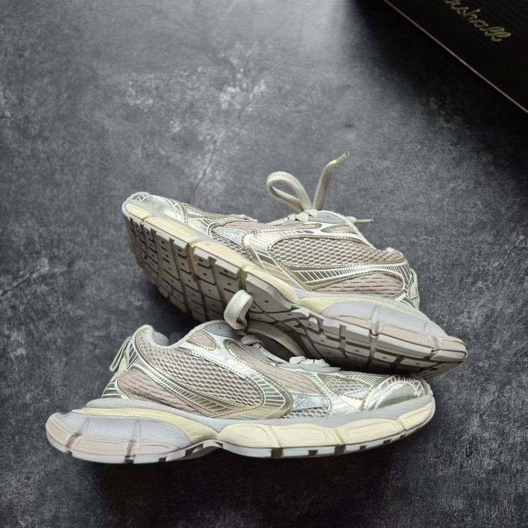 Balenciaga Balenciaga Beige Lowtop Sneakers XXXL Men Size US 10 / EU 43 - 2 Thumbnail