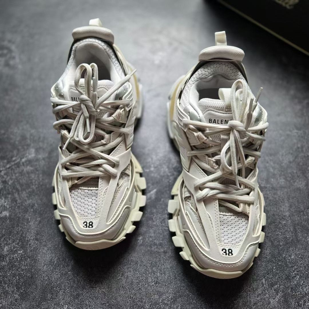 Balenciaga Balenciaga White Lowtop Sneakers 38 Women Size US 7.5 / IT 37.5 - 3 Thumbnail