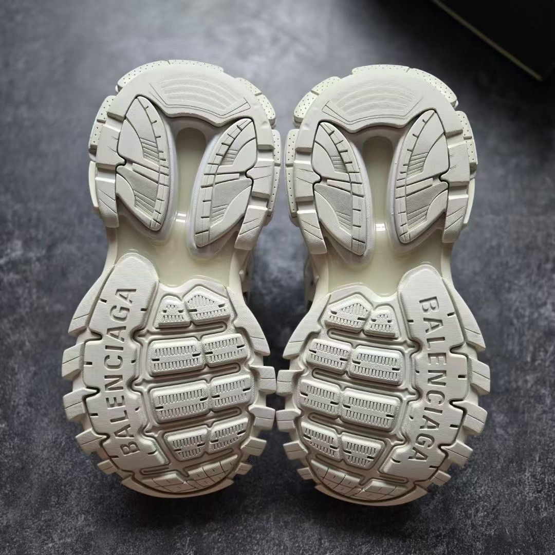 Balenciaga Balenciaga White Lowtop Sneakers 38 Women Size US 7.5 / IT 37.5 - 7 Thumbnail