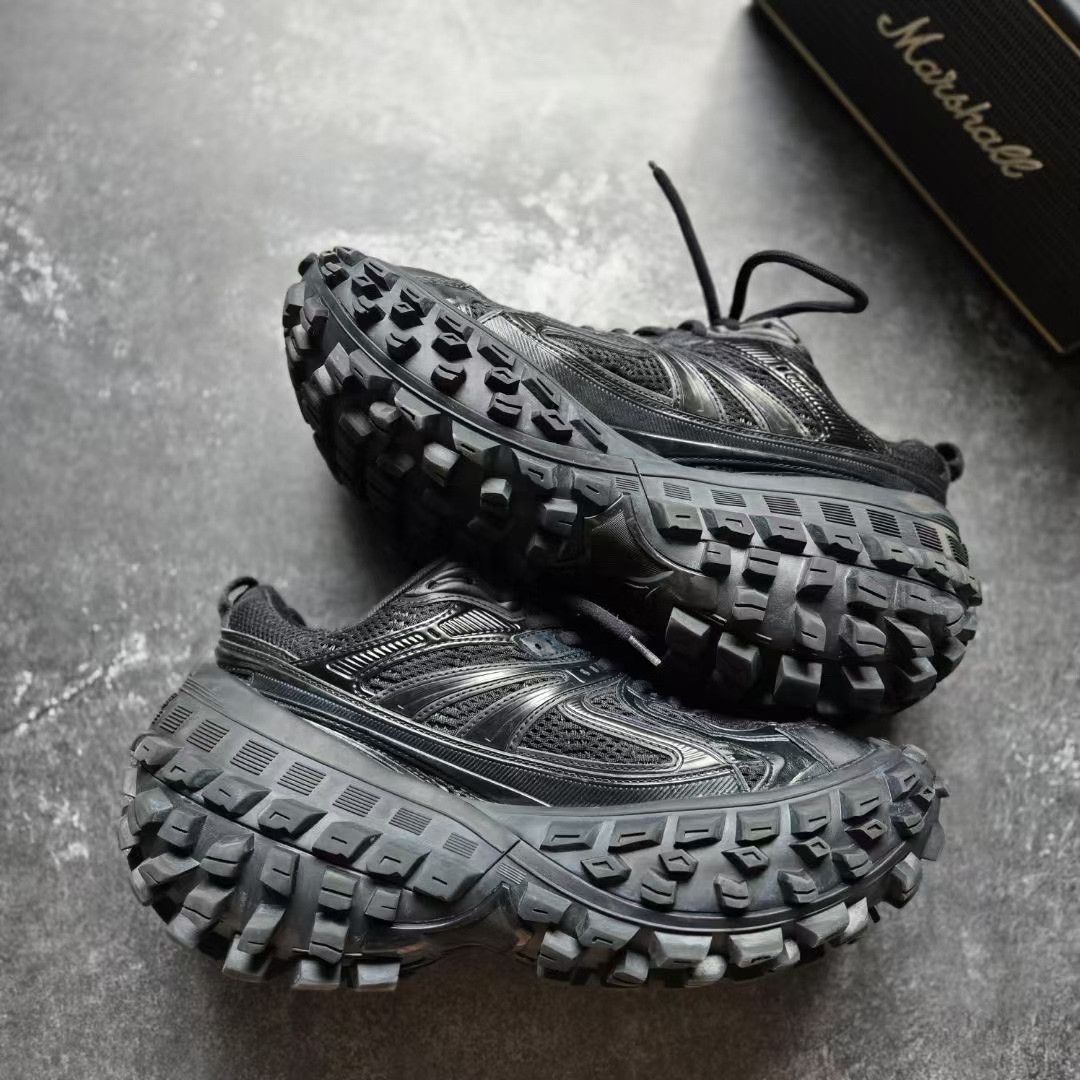 Balenciaga Balenciaga Black Lowtop Sneakers 41 Men Size US 8.5 / EU 41-42 - 2 Thumbnail