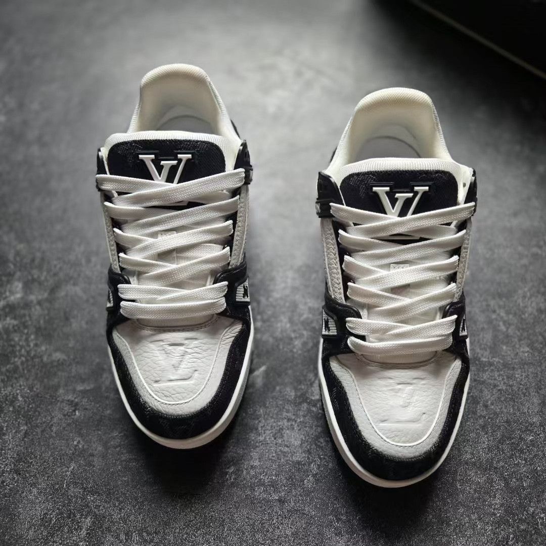 Louis Vuitton Louis Vuitton Training Black Lowtop Sneakers 35 Women Size US 5 / IT 35 - 3 Thumbnail