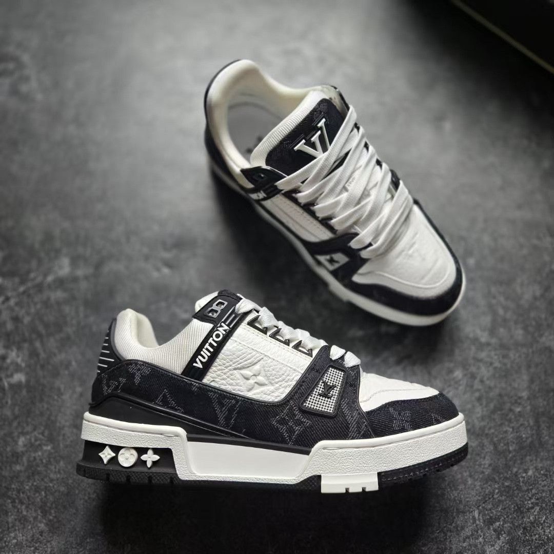 Louis Vuitton Louis Vuitton Training Black Lowtop Sneakers 35 Women Size US 5 / IT 35 - 5 Thumbnail