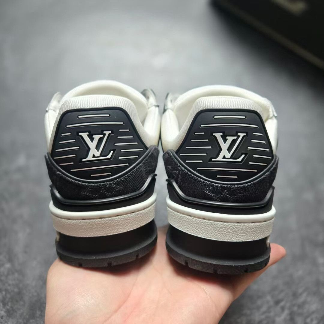 Louis Vuitton Louis Vuitton Training Black Lowtop Sneakers 35 Women Size US 5 / IT 35 - 6 Thumbnail