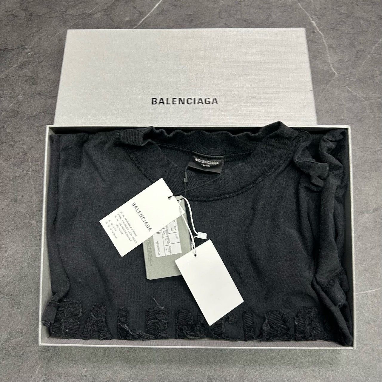 Balenciaga Balenciaga Retro T-Shirt M Men Size US M / EU 48-50 / 2 - 8 Thumbnail