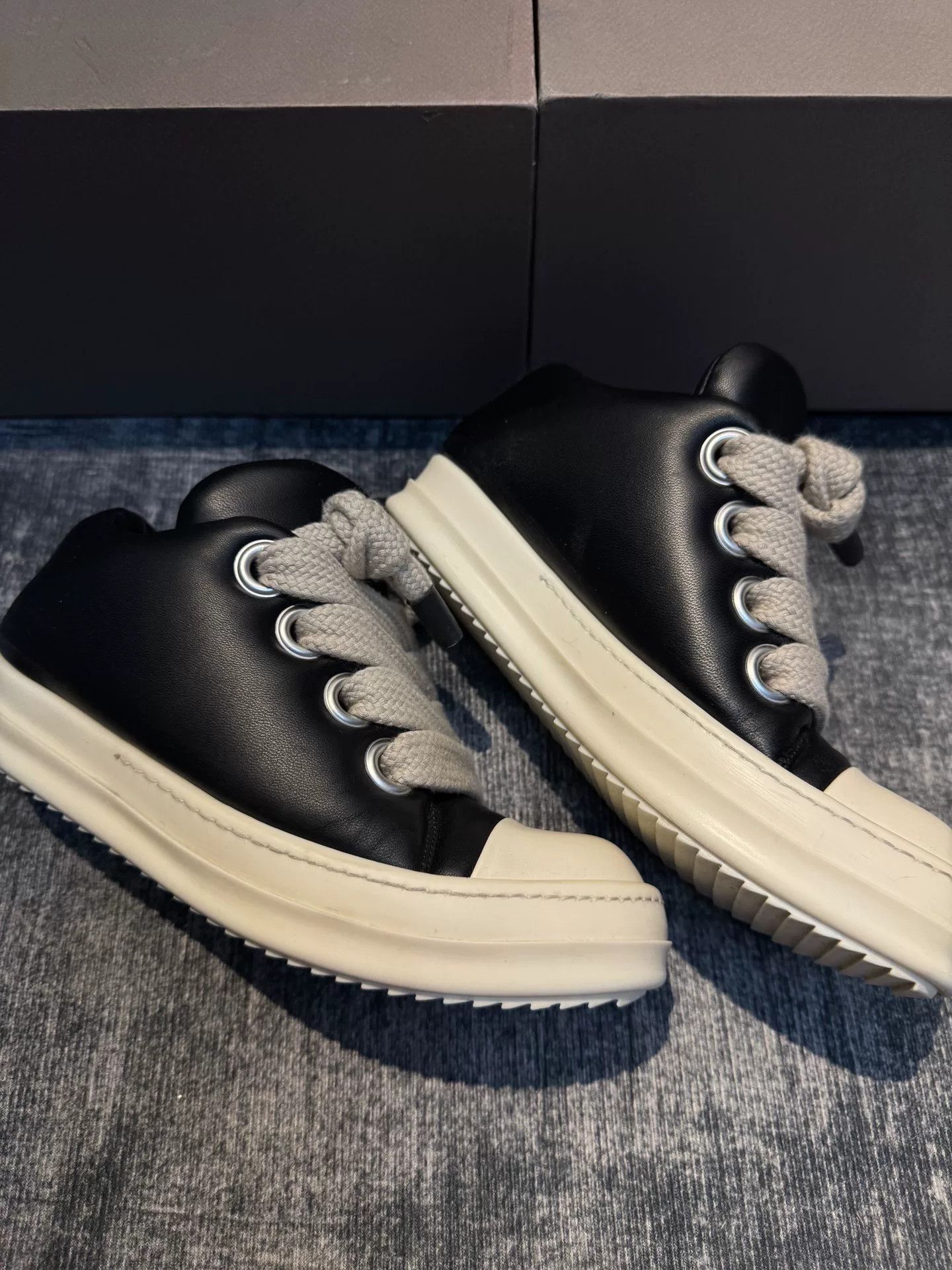 Rick Owens Rick Owens Black Lowtop Sneakers 37 Women Size US 6.5 / IT 36.5 - 4 Thumbnail