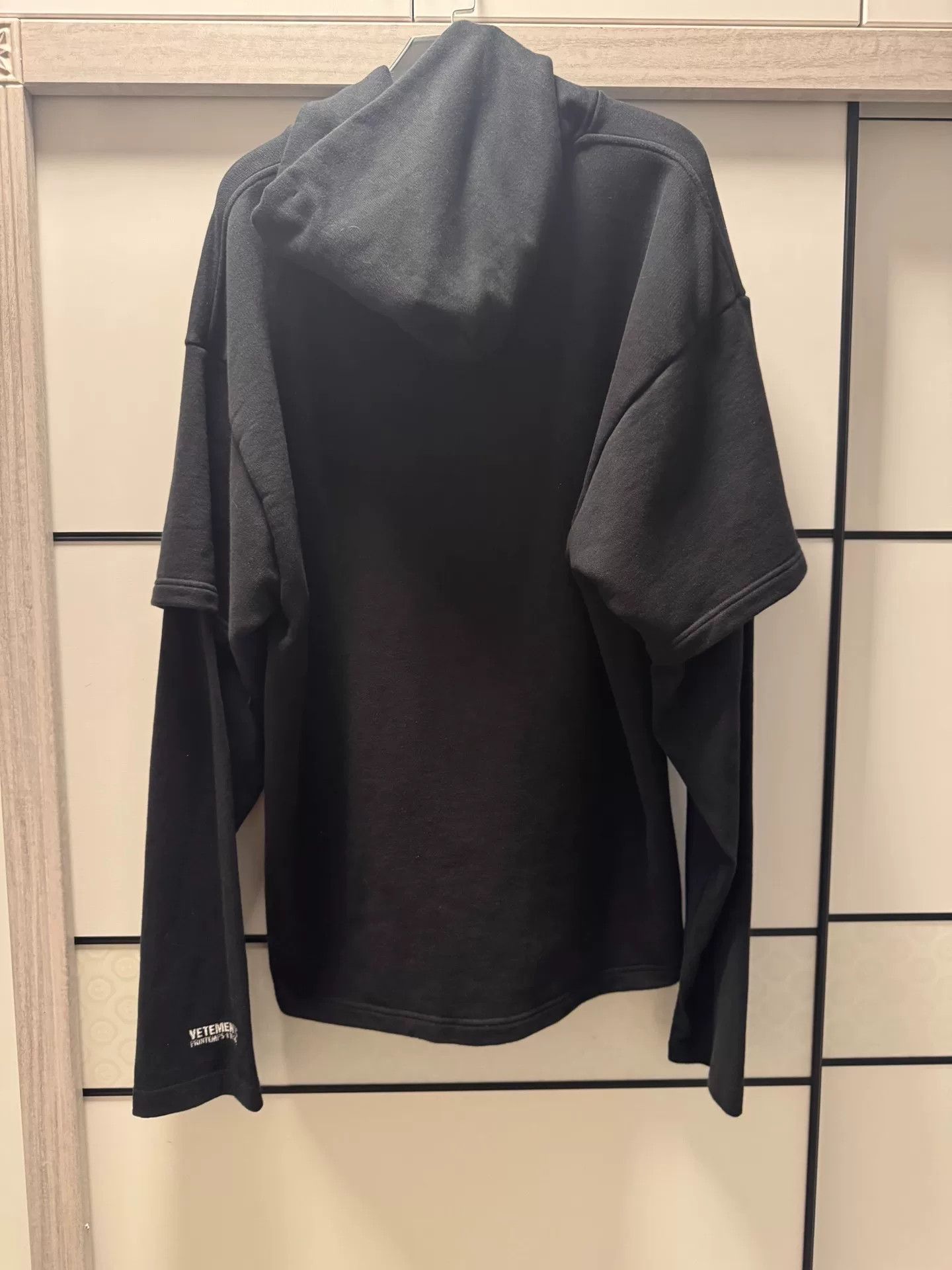 Vetements Vetements Embroidered Hoodie XS Men Size US XS / EU 42 / 0 - 3 Thumbnail