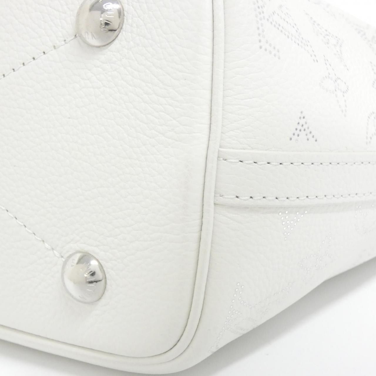 Louis Vuitton Louis Vuitton Louis Vuitton Mahina Blossom Calf Bag Leather Shoulder Bag M11842 DUTY FREE for USA Size ONE SIZE - 3 Thumbnail