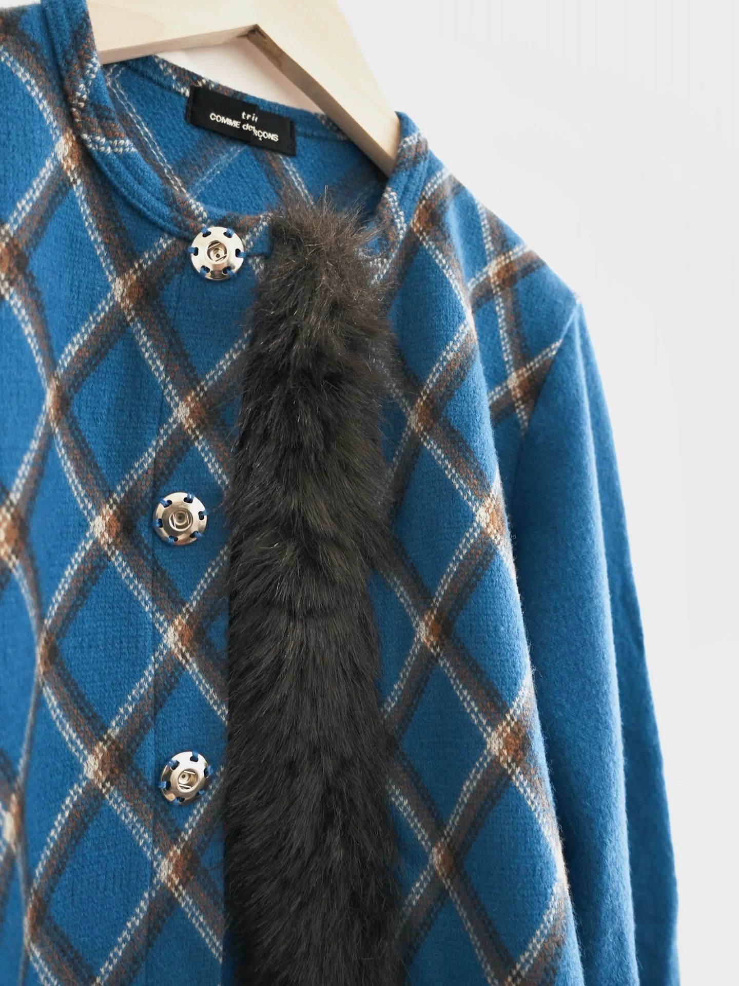 Comme des Garcons blue plaid cardigan with fur detail Size M / US 6-8 / IT 42-44 - 6 Thumbnail