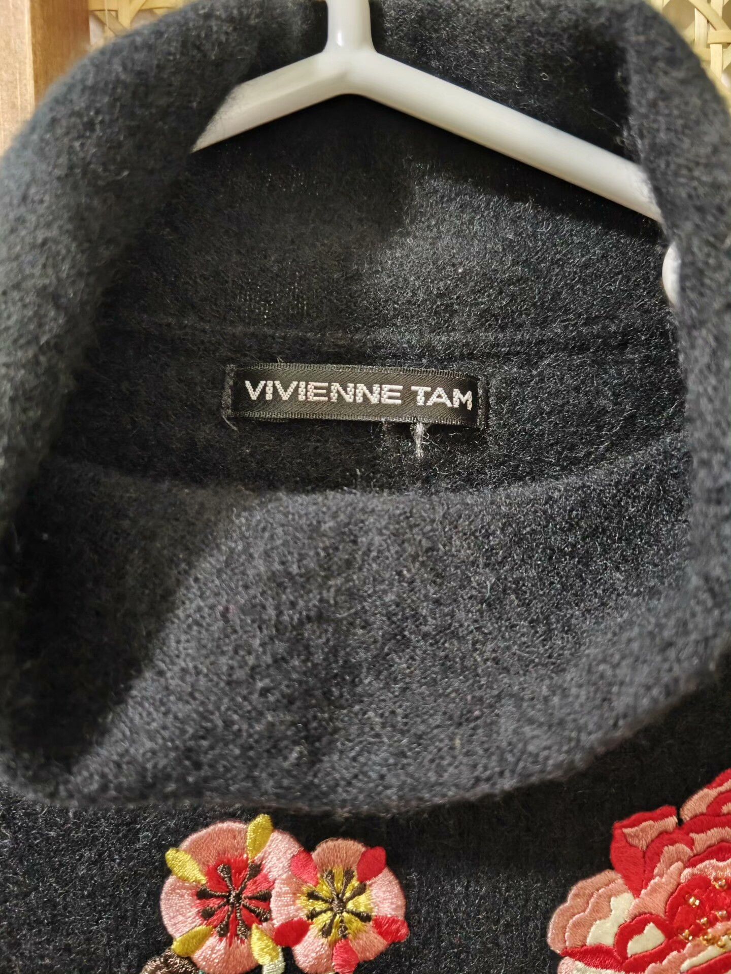 Vivienne Tam Vivienne Tam Wool Embroidered Flower Turtleneck Top Size XS / US 0-2 / IT 36-38 - 5 Thumbnail