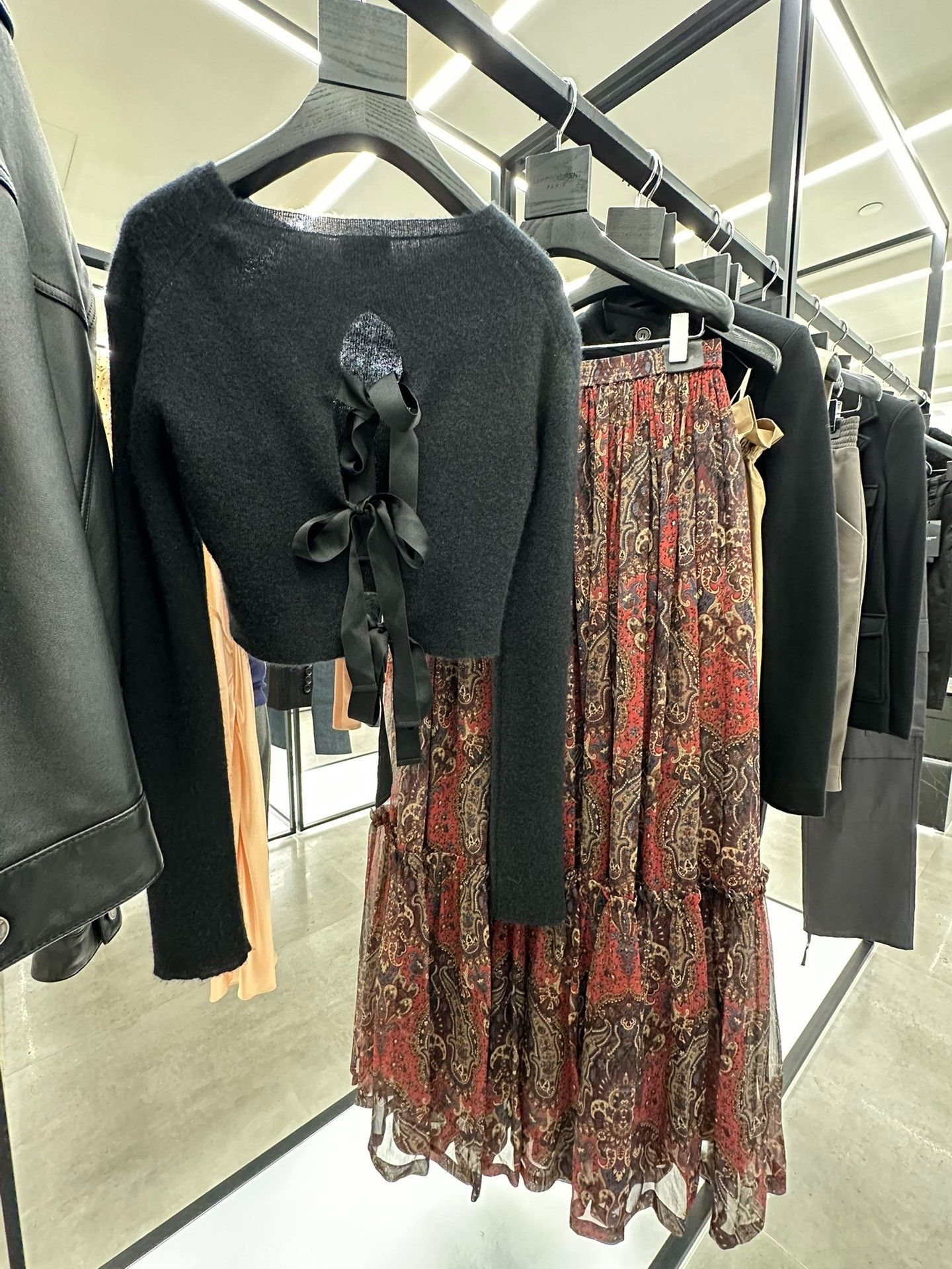 Saint Laurent Paris Saint Laurent YSL Black Cashmere Cropped Top Size M / US 6-8 / IT 42-44 - 4 Thumbnail