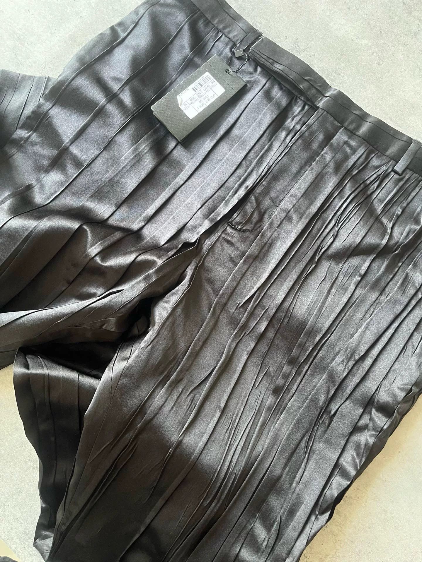 Saint Laurent Paris Saint Laurent Pleated Silk Black Trousers Size US 30 / EU 46 - 7 Thumbnail