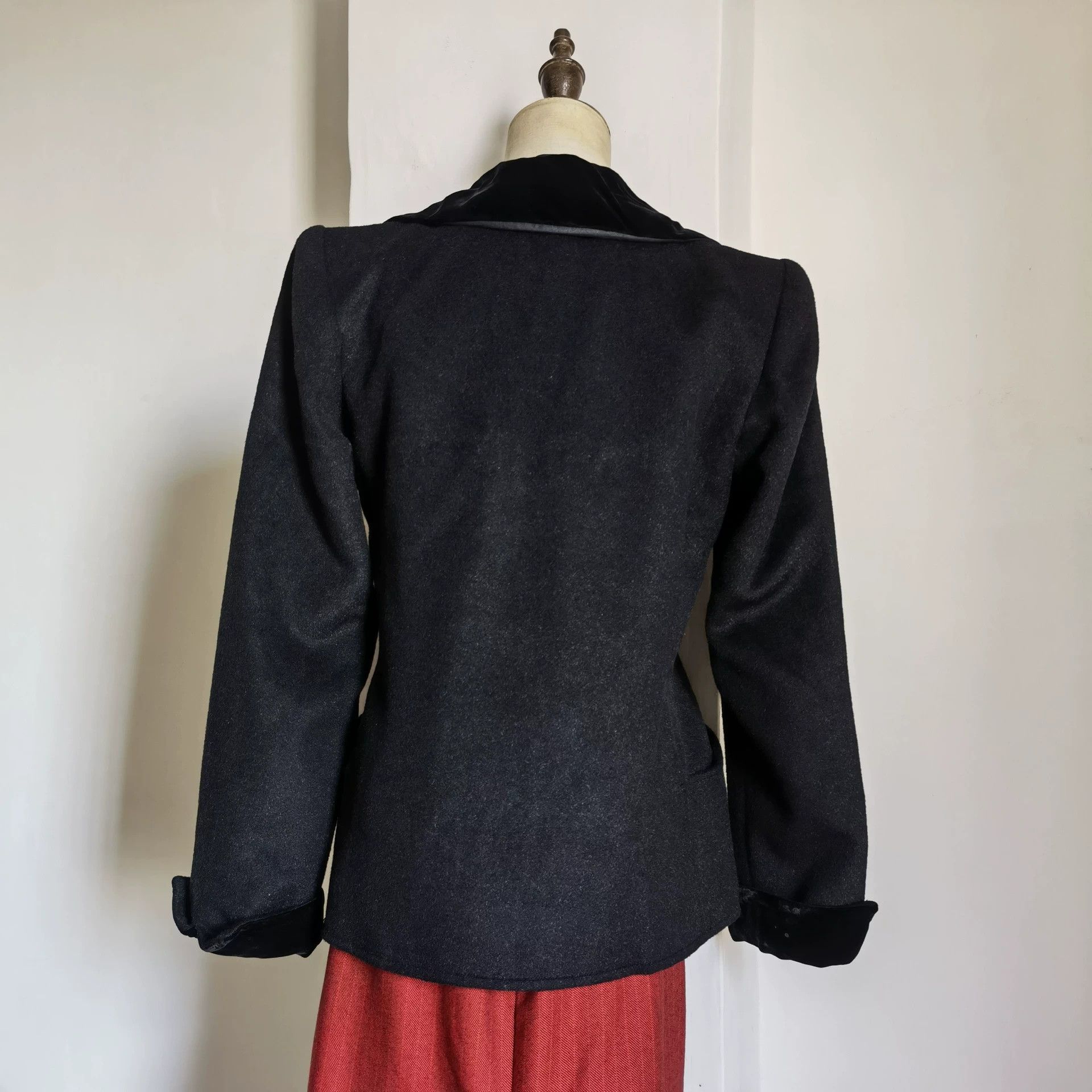 Saint Laurent Paris 1980s Yves Saint Laurent Velvet Blazer Size S / US 4 / IT 40 - 2 Thumbnail
