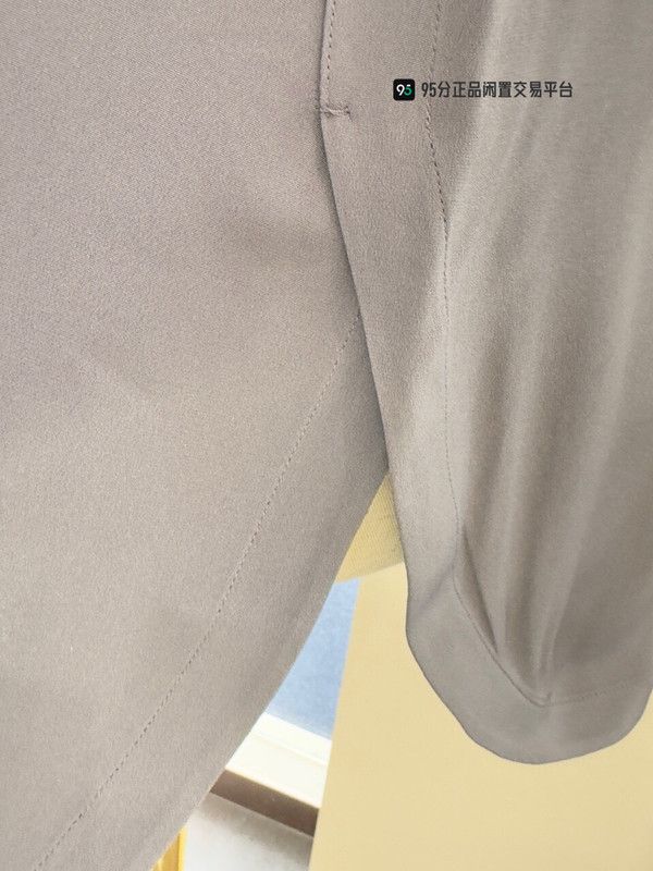 Loro Piana Loro Piana Solid Long-Sleeve Round Neck Silk Shirt Size US XXS / EU 40 - 4 Thumbnail