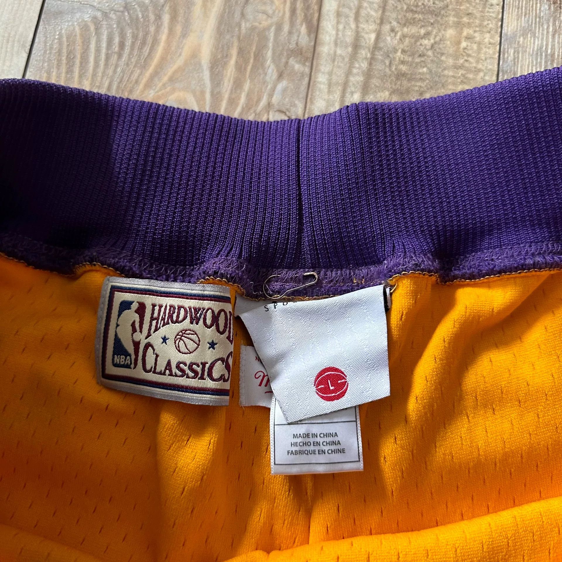 Just Don NBA Lakers Mesh Shorts Size US 30 / EU 46 - 6 Thumbnail