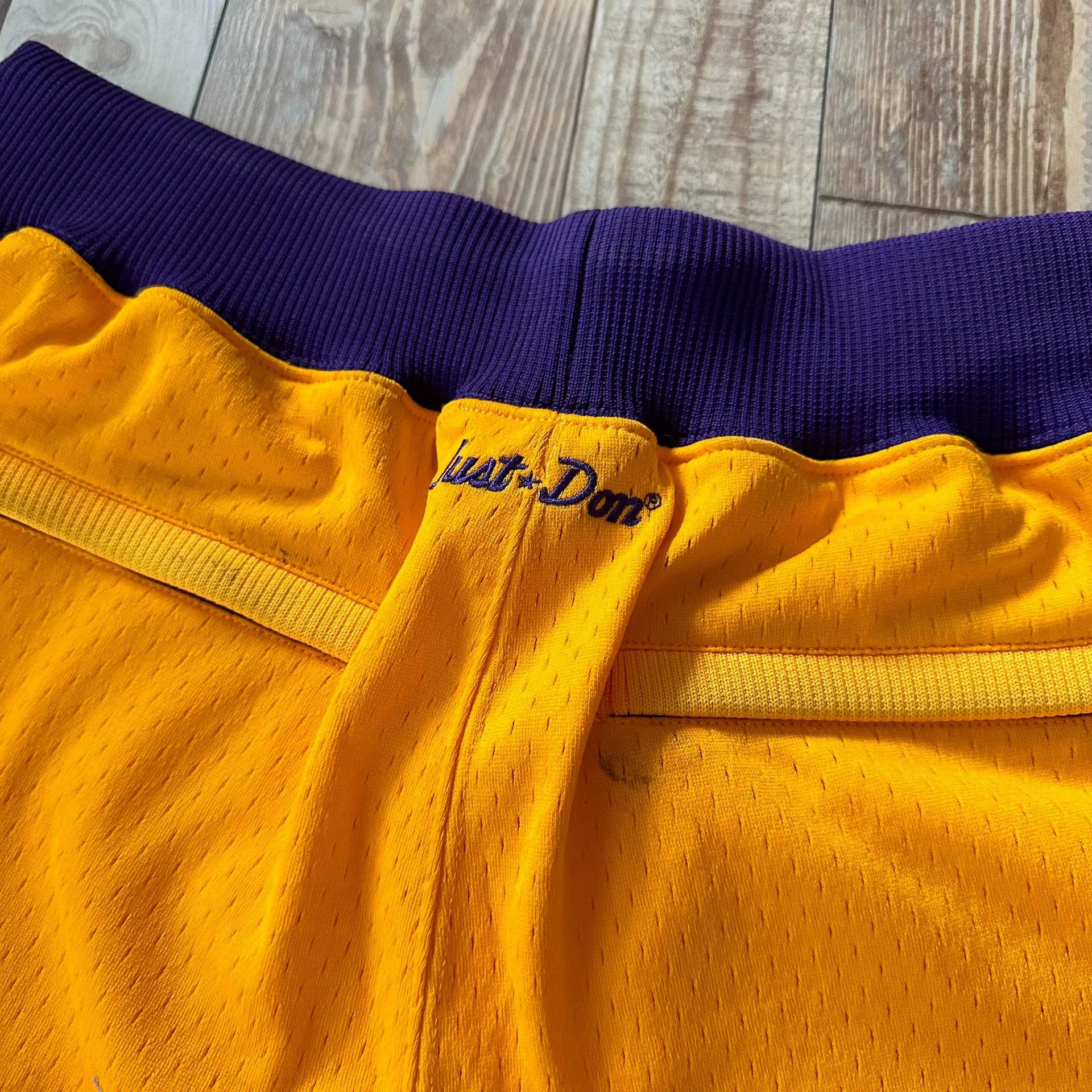 Just Don NBA Lakers Mesh Shorts Size US 30 / EU 46 - 8 Thumbnail