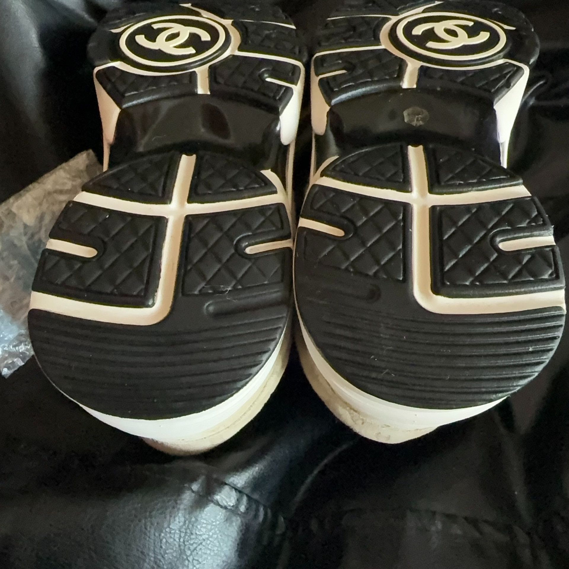 Chanel Chanel Yellow Lowtop Sneakers 36.5 Women Size US 6 / IT 36 - 7 Thumbnail