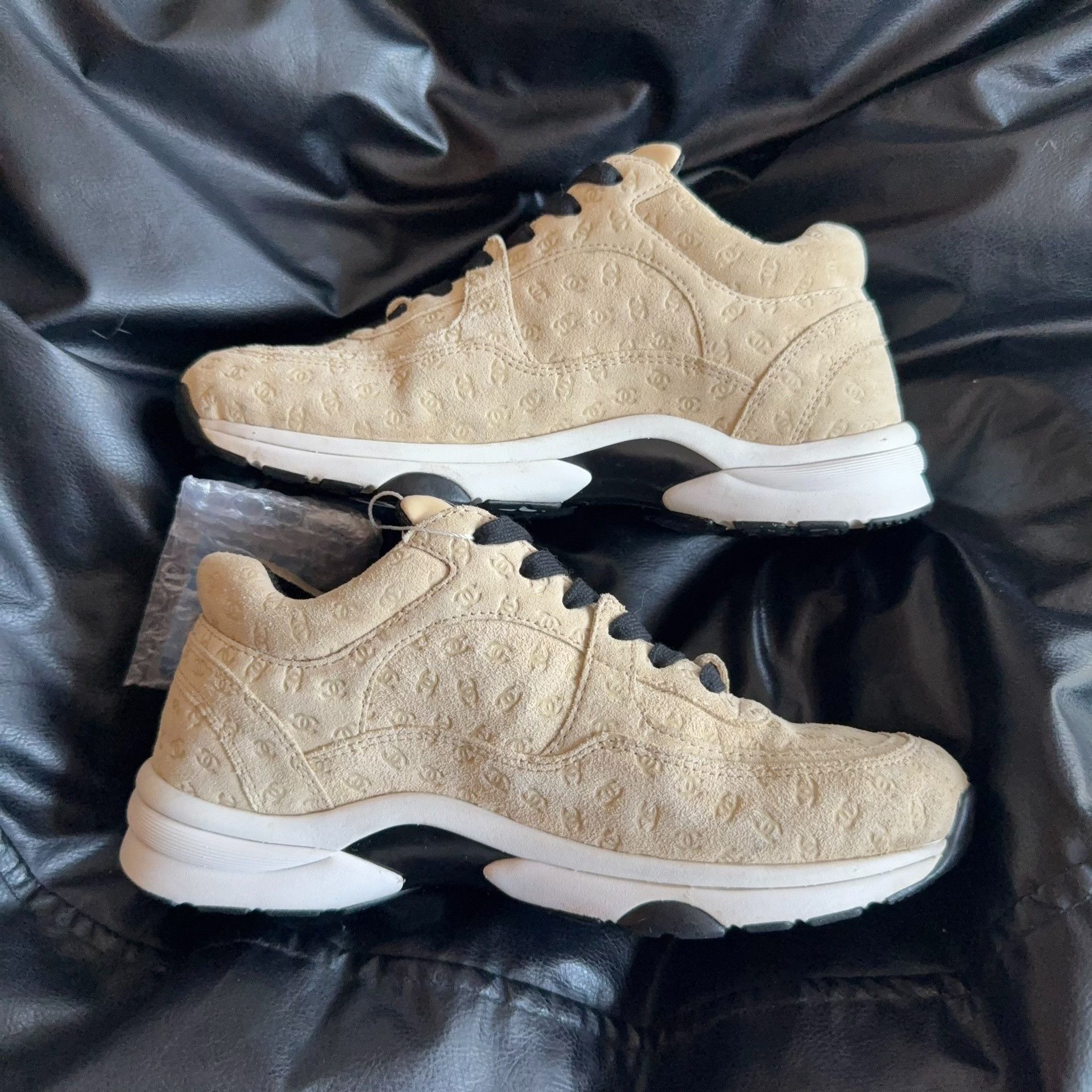 Chanel Chanel Yellow Lowtop Sneakers 36.5 Women Size US 6 / IT 36 - 6 Thumbnail