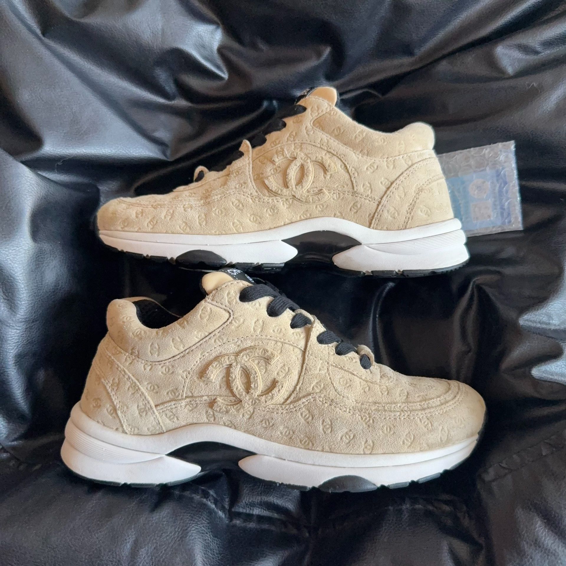 Chanel Chanel Yellow Lowtop Sneakers 36.5 Women Size US 6 / IT 36 - 5 Thumbnail
