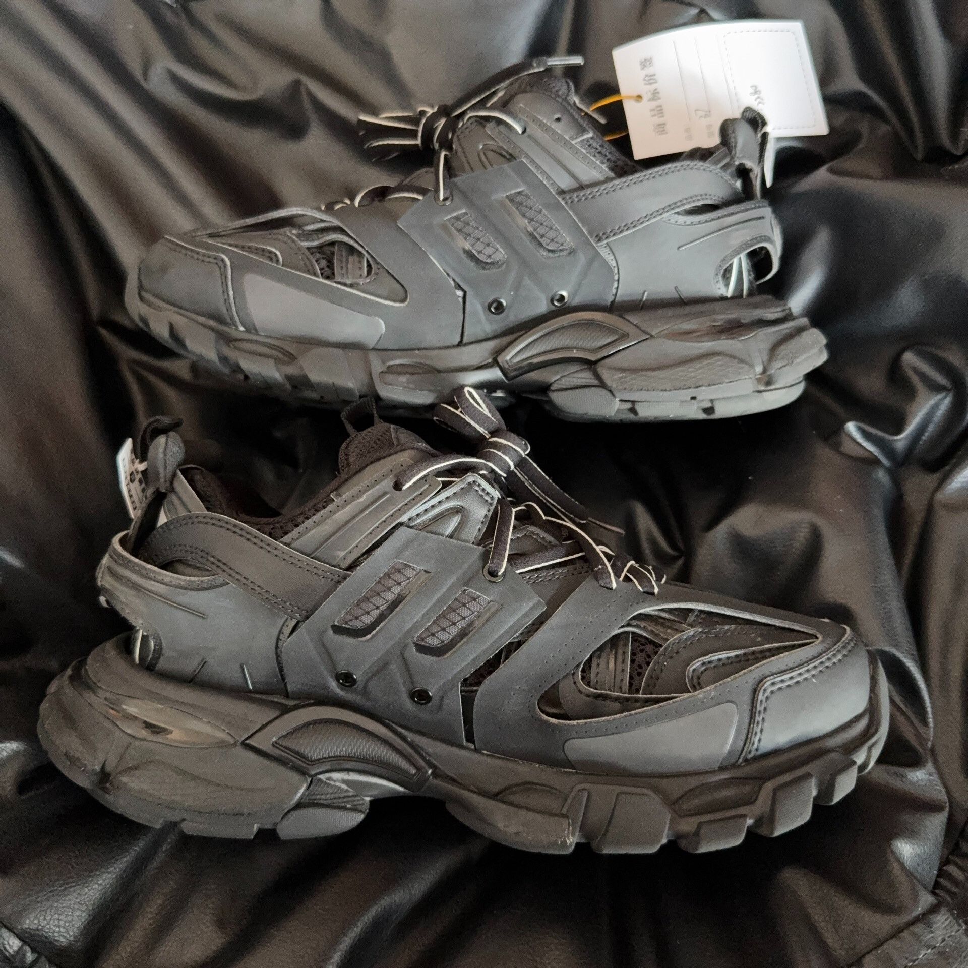 Balenciaga Balenciaga Black Lowtop Sneakers 37 Women Size US 6.5 / IT 36.5 - 4 Thumbnail