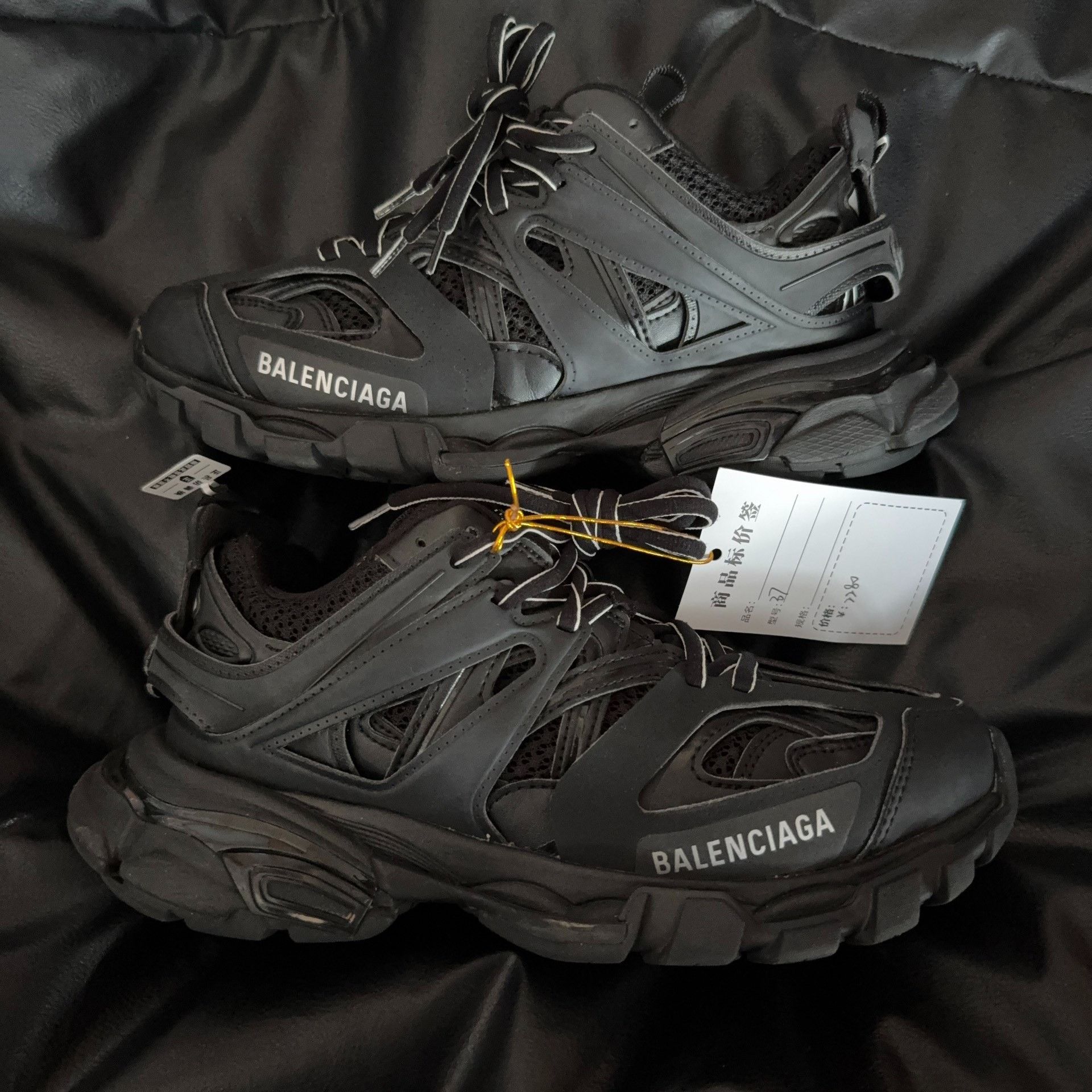 Balenciaga Balenciaga Black Lowtop Sneakers 37 Women Size US 6.5 / IT 36.5 - 7 Thumbnail