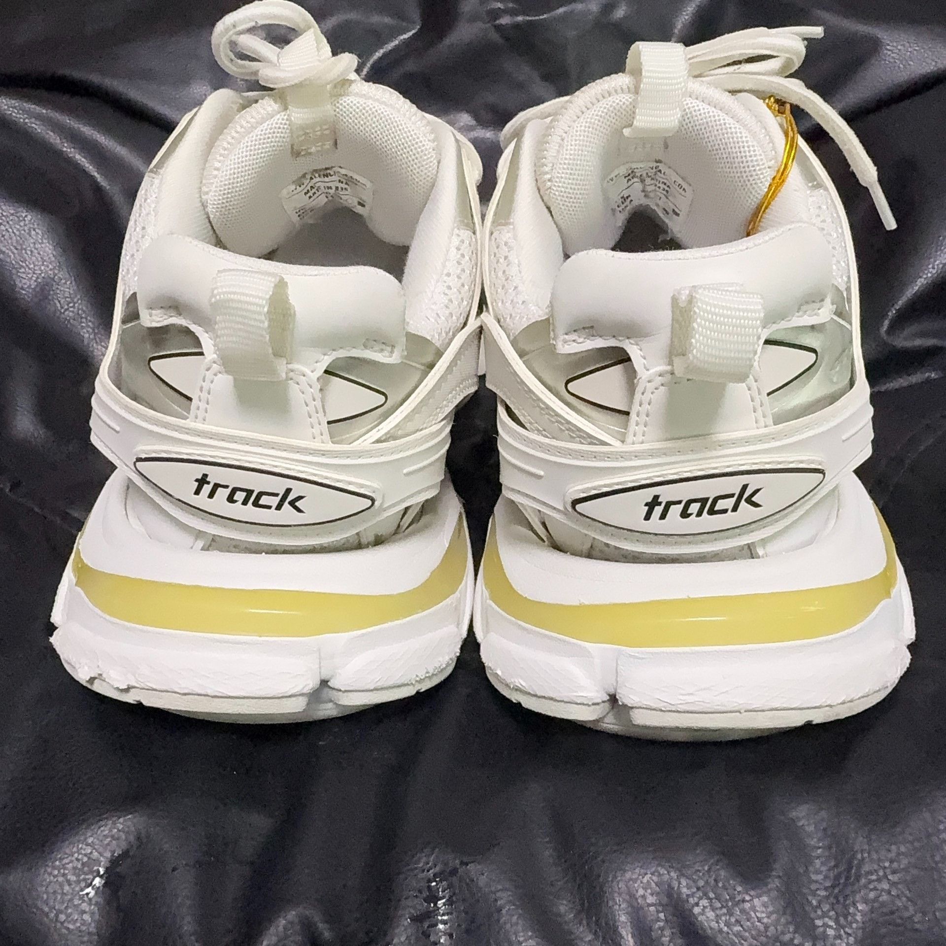 Balenciaga Balenciaga White Lowtop Sneakers 39 Women Size US 8.5 / IT 38.5 - 3 Thumbnail