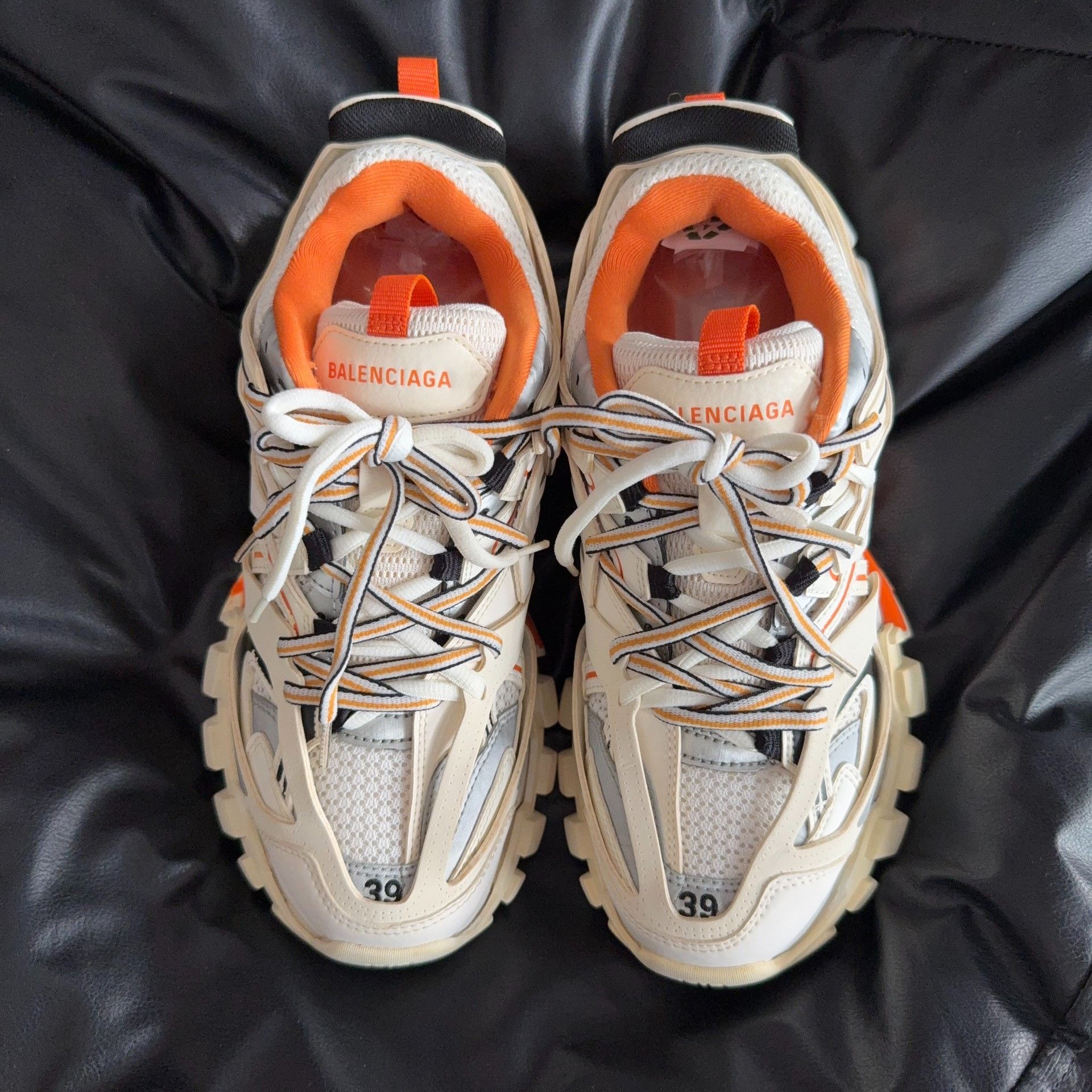 Balenciaga Balenciaga White Lowtop Sneakers 39 Women Size US 8.5 / IT 38.5 - 2 Thumbnail
