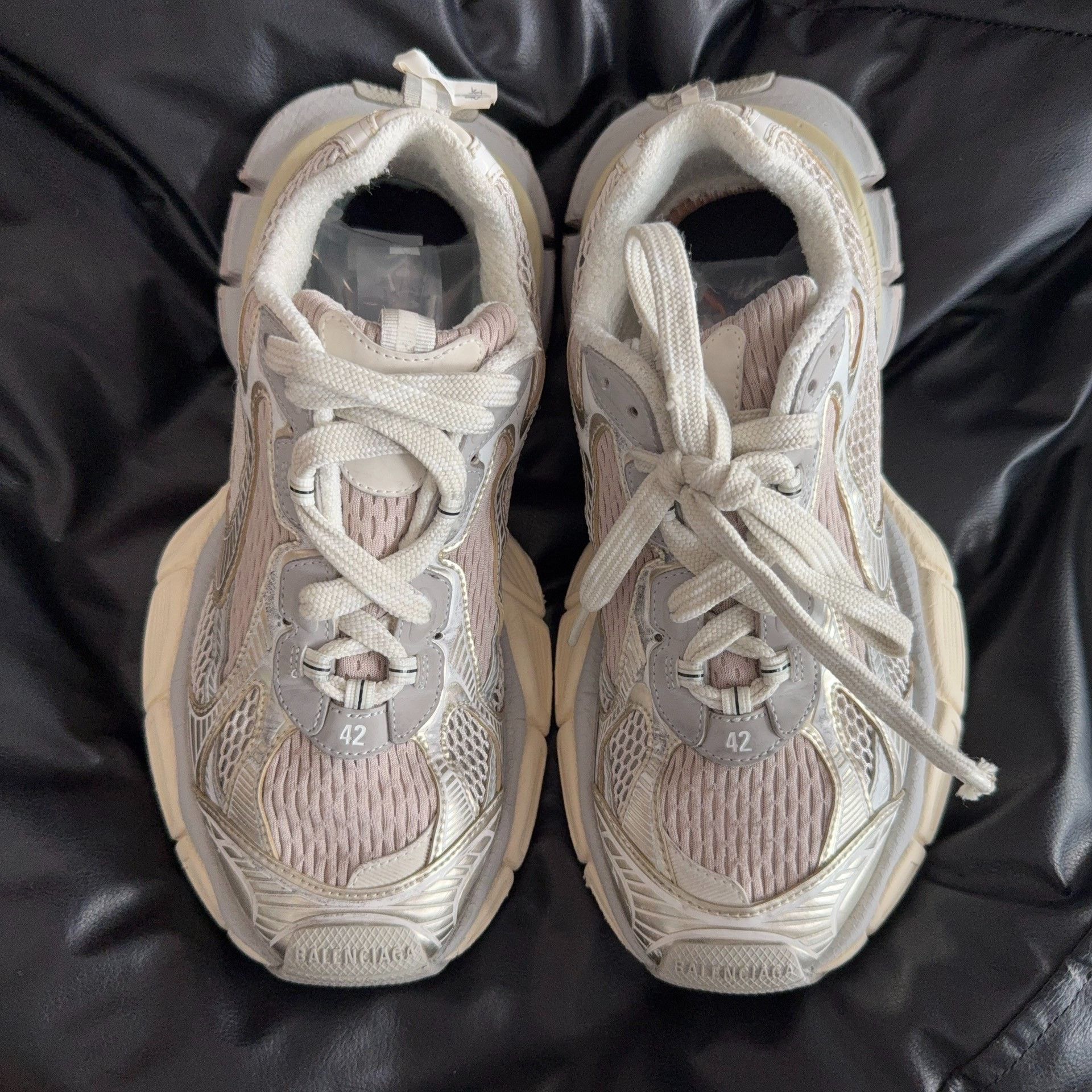 Balenciaga Balenciaga Silver Lowtop Sneakers XXXL Men Size US 10 / EU 43 - 2 Thumbnail