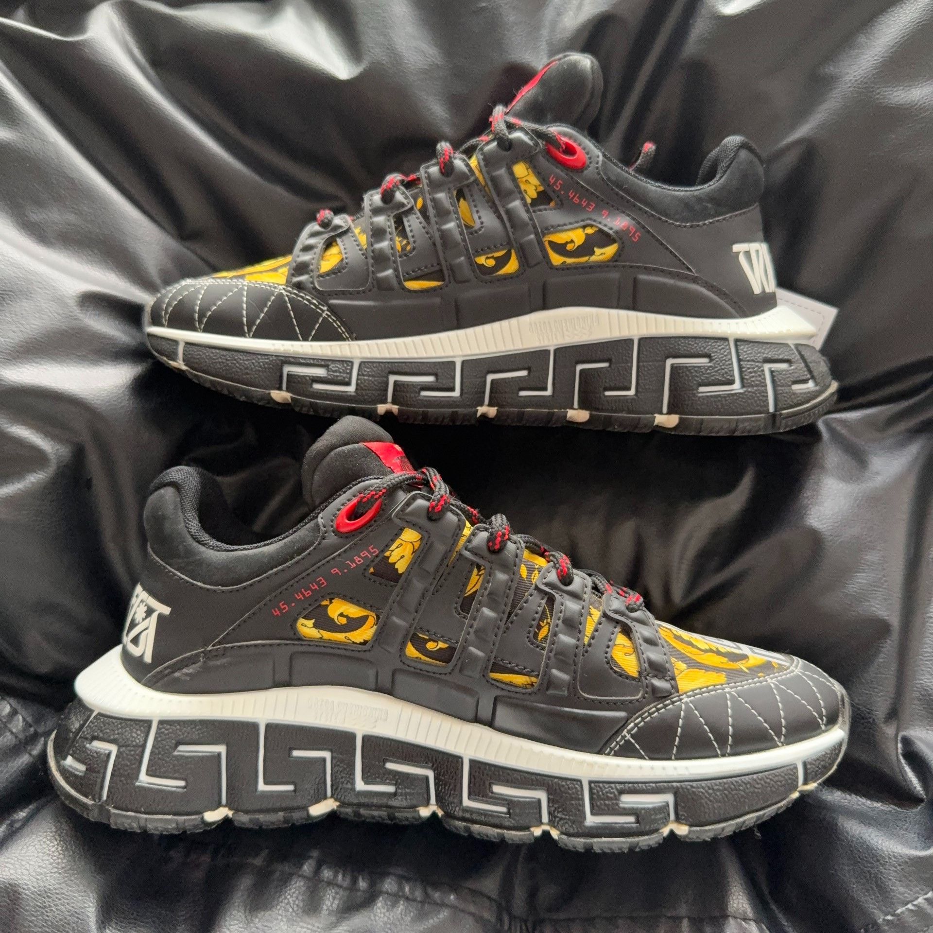 Versace Versace Black Lowtop Sneakers 39 Women Size US 8.5 / IT 38.5 - 4 Thumbnail