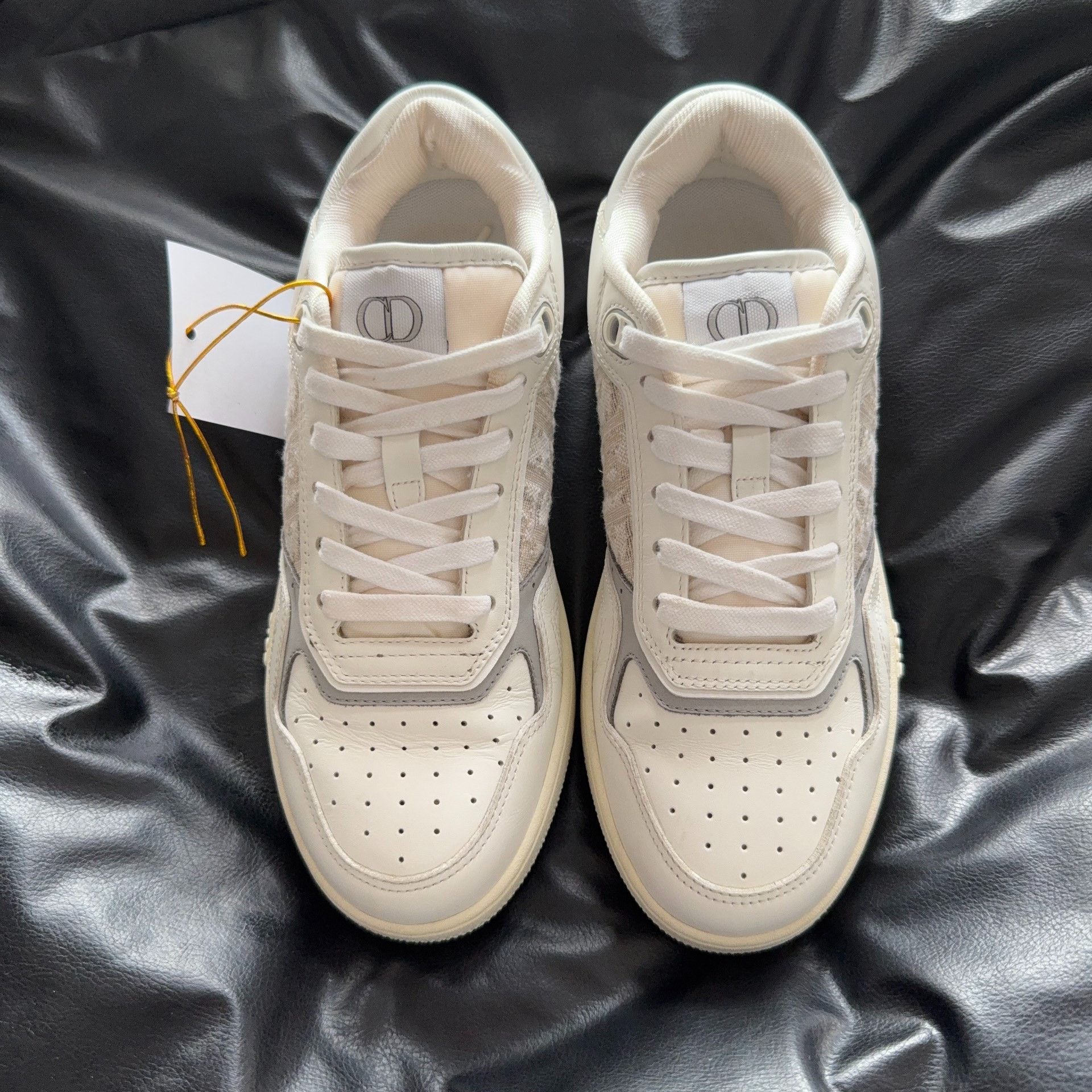 Dior Dior White Lowtop Sneakers 39 Women Size US 8.5 / IT 38.5 - 2 Thumbnail