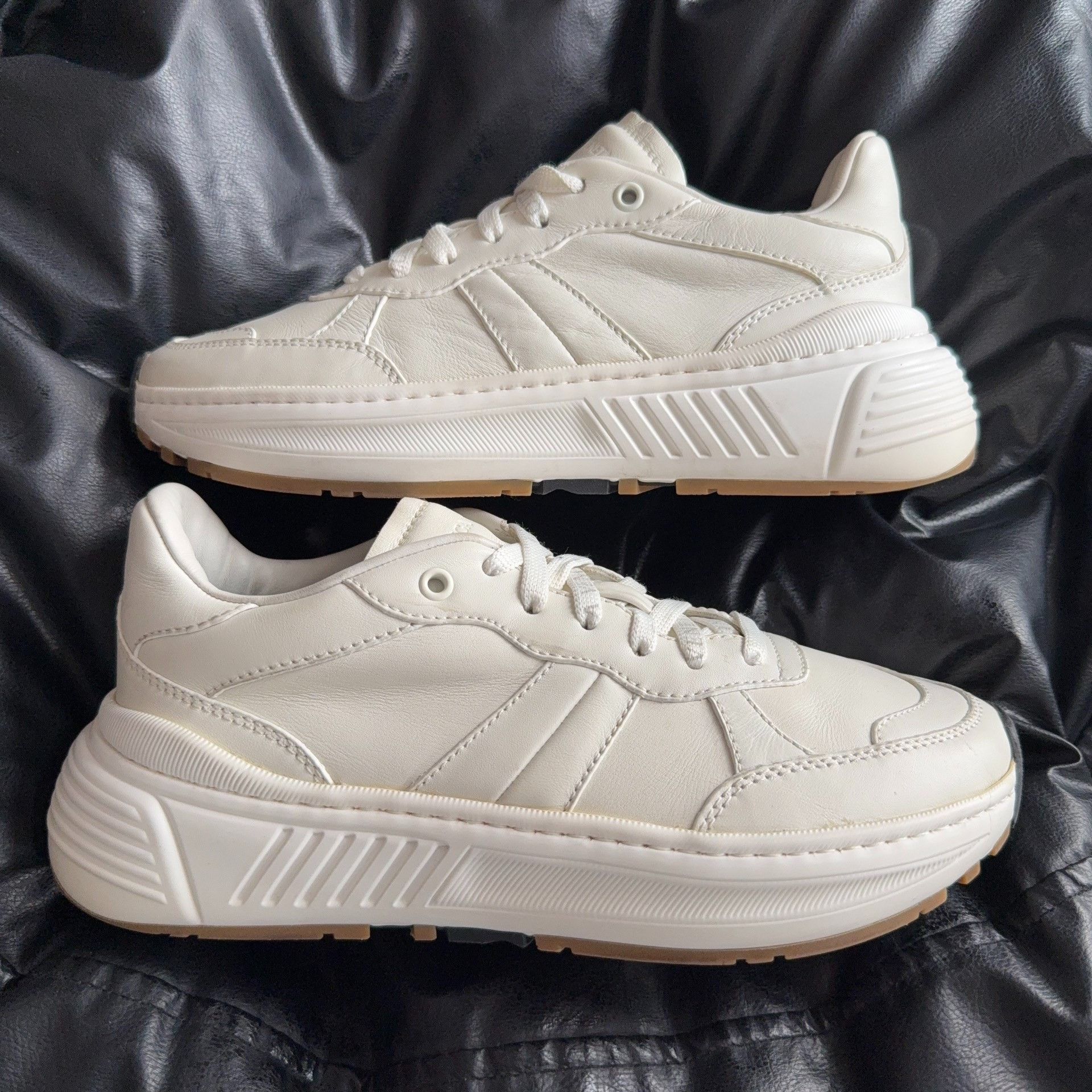 Bottega Veneta Bottega Veneta White Lowtop Sneakers 39 Men Size US 6.5 / EU 39-40 - 3 Thumbnail