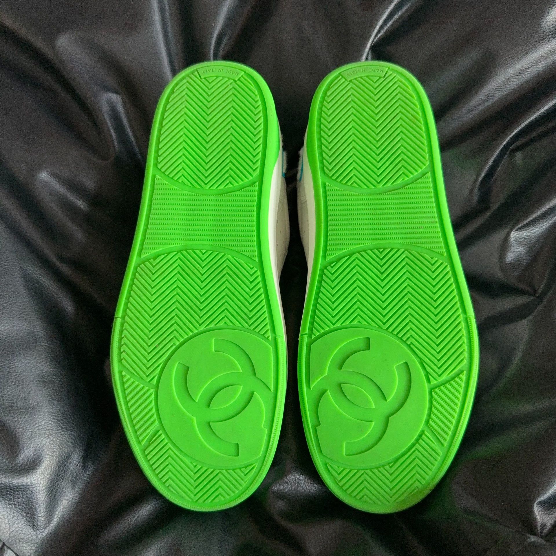 Chanel Chanel Green Lowtop Sneakers 37.5 Women Size US 6.5 / IT 36.5 - 4 Thumbnail