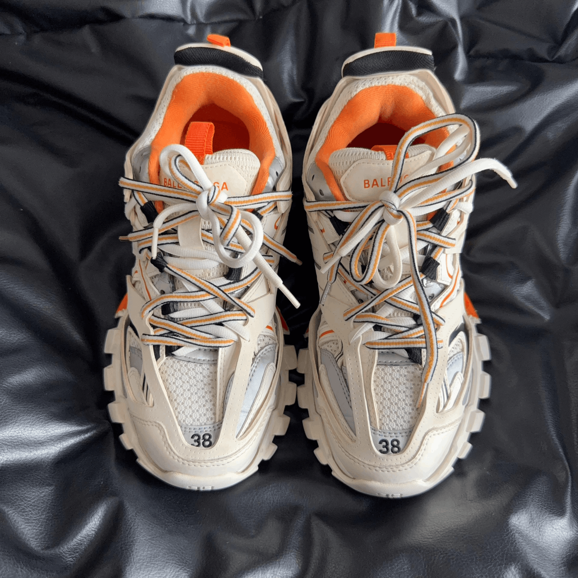 Balenciaga Balenciaga White Lowtop Sneakers 38 Women Size US 7.5 / IT 37.5 - 2 Thumbnail