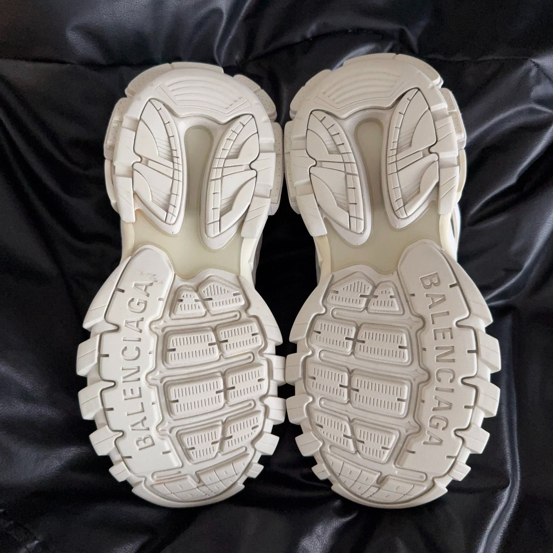 Balenciaga Balenciaga White Lowtop Sneakers 42 Men Size US 9 / EU 42 - 5 Thumbnail