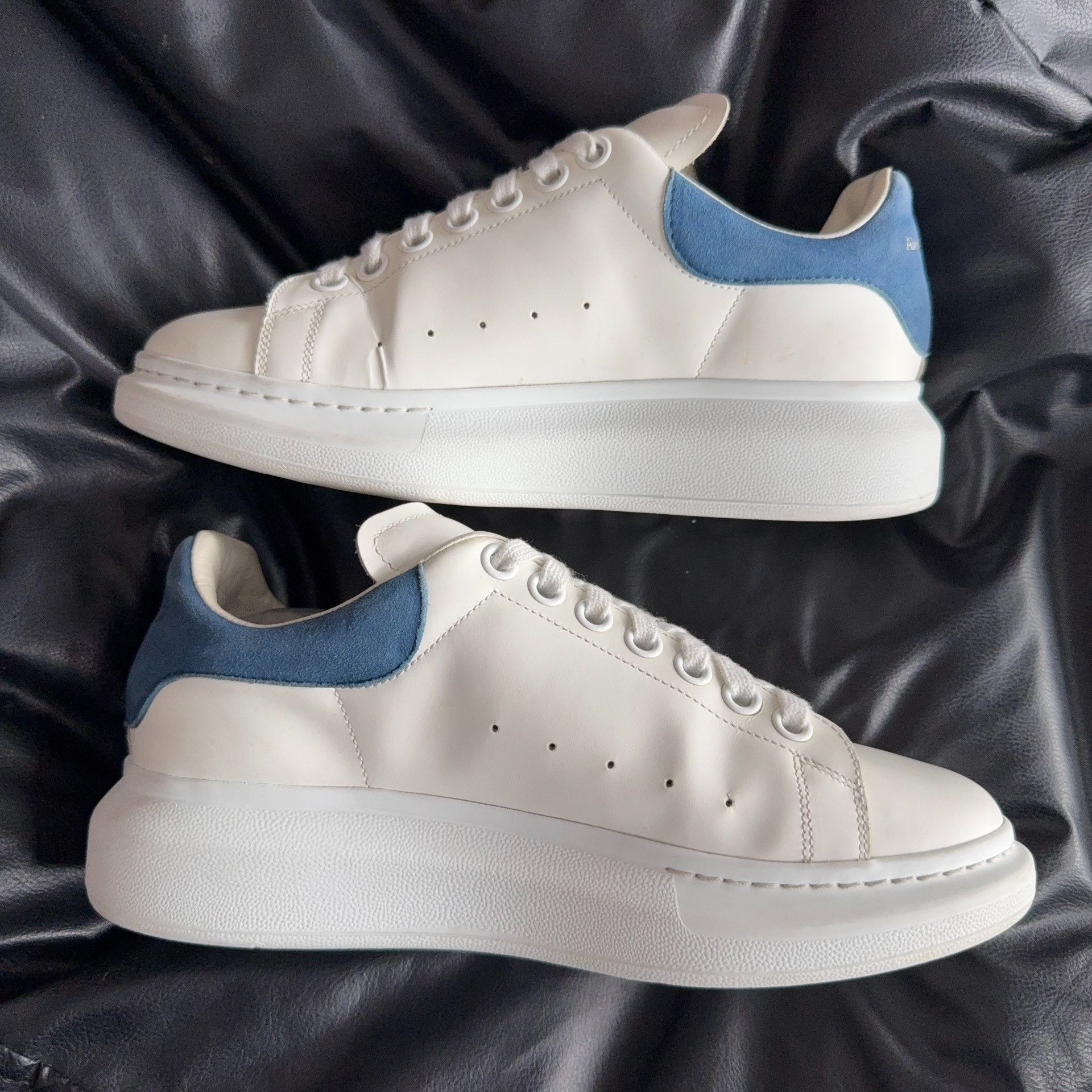 Alexander McQueen Alexander McQueen Blue Lowtop Sneakers 39 Women Size US 8.5 / IT 38.5 - 4 Thumbnail