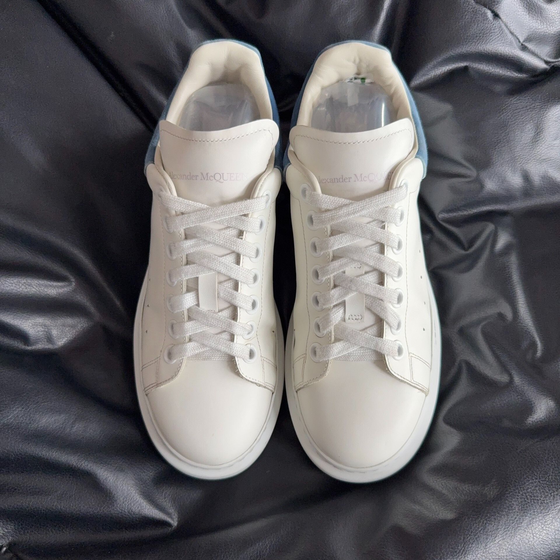 Alexander McQueen Alexander McQueen Blue Lowtop Sneakers 39 Women Size US 8.5 / IT 38.5 - 2 Thumbnail