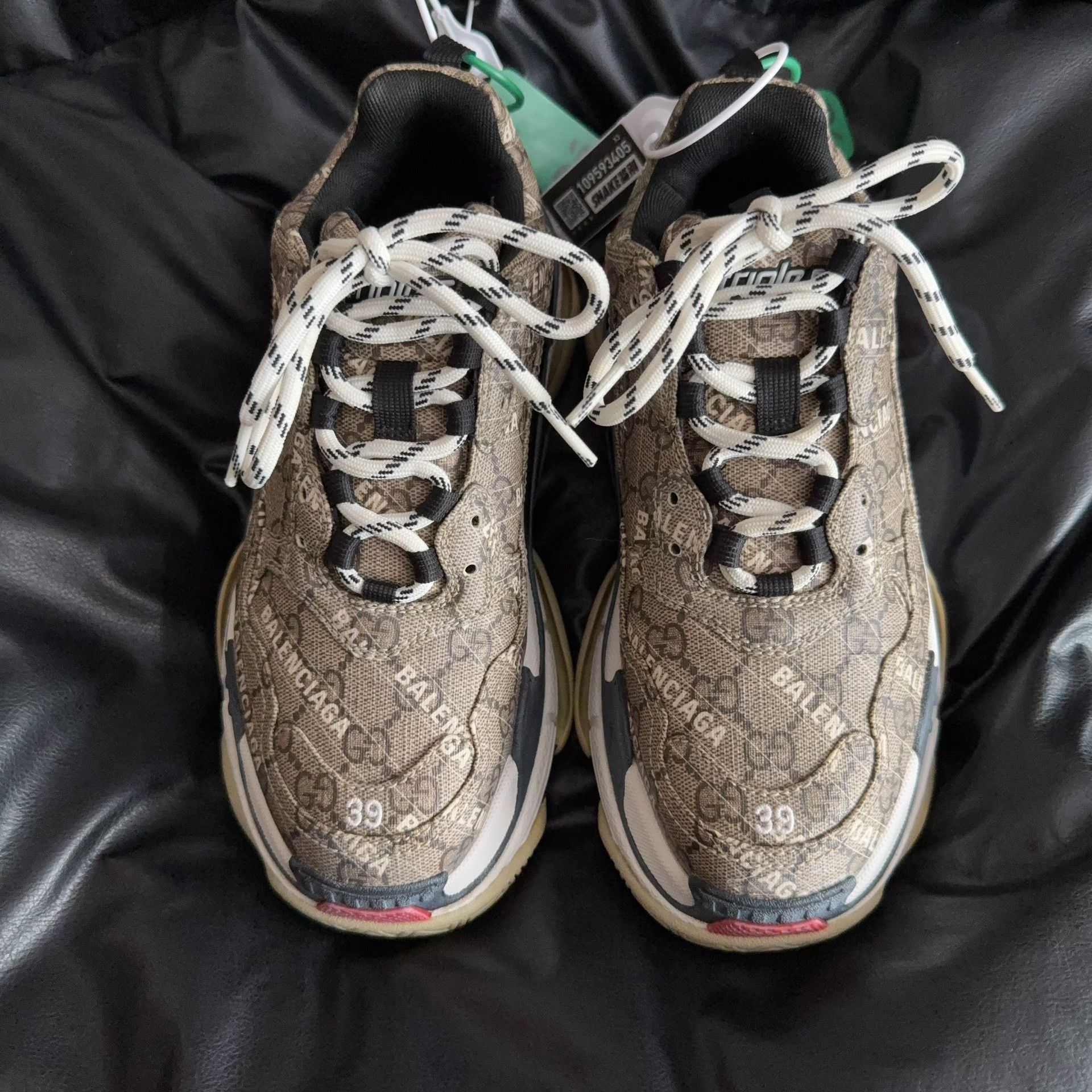 Balenciaga Balenciaga Collab Lowtop Sneakers 39 Men Size US 6.5 / EU 39-40 - 2 Thumbnail