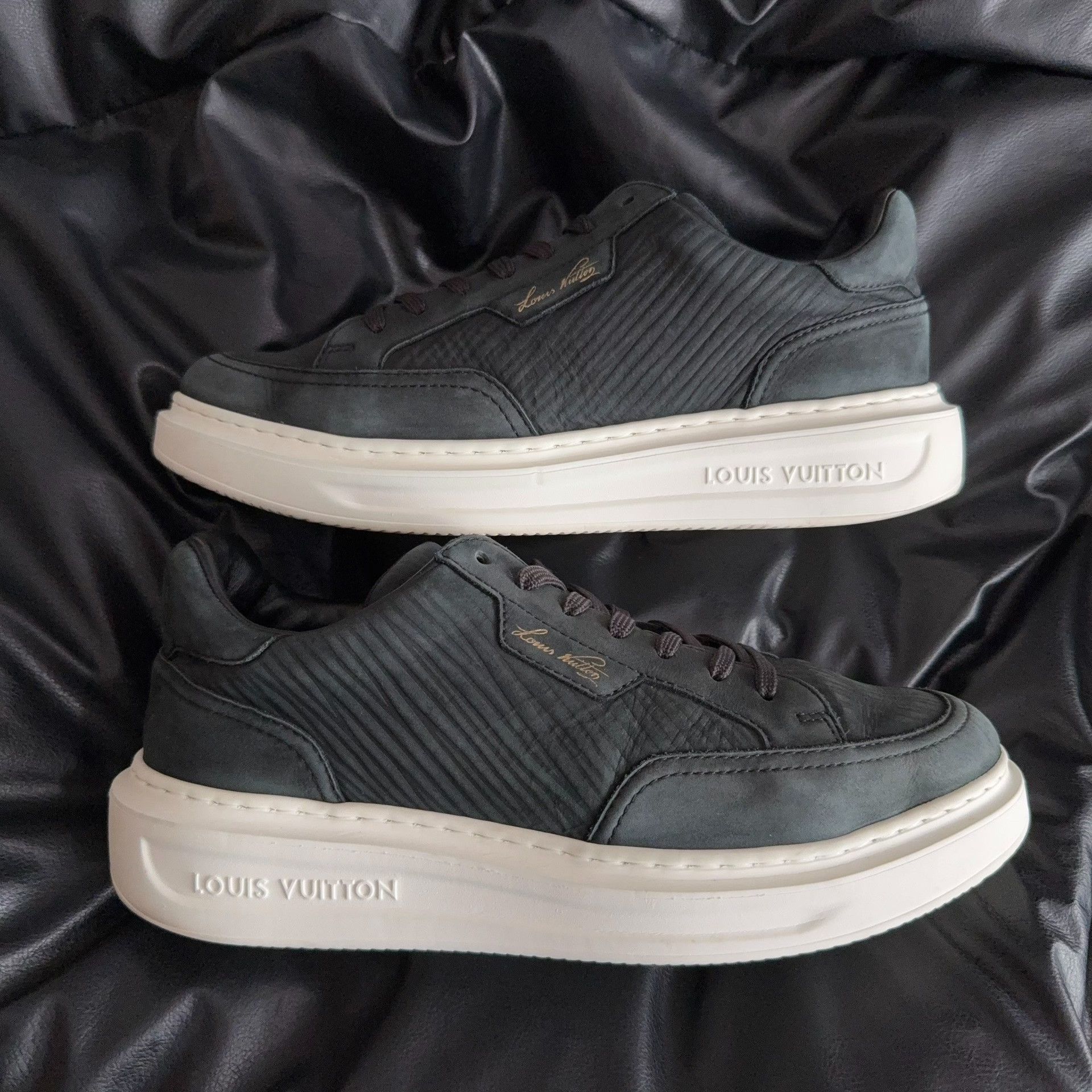 Louis Vuitton Louis Vuitton Black Lowtop Sneakers 40 Men Size US 7.5 / EU 40-41 - 3 Thumbnail