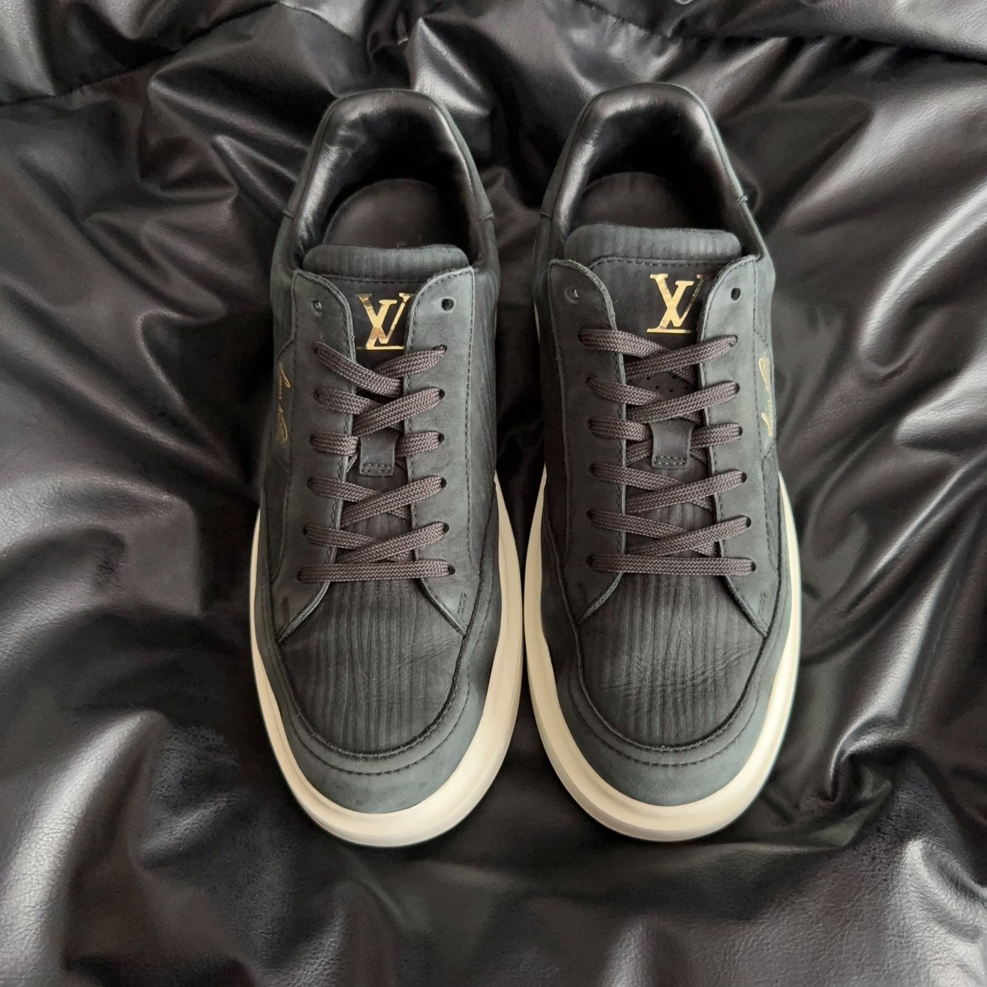Louis Vuitton Louis Vuitton Black Lowtop Sneakers 40 Men Size US 7.5 / EU 40-41 - 2 Thumbnail