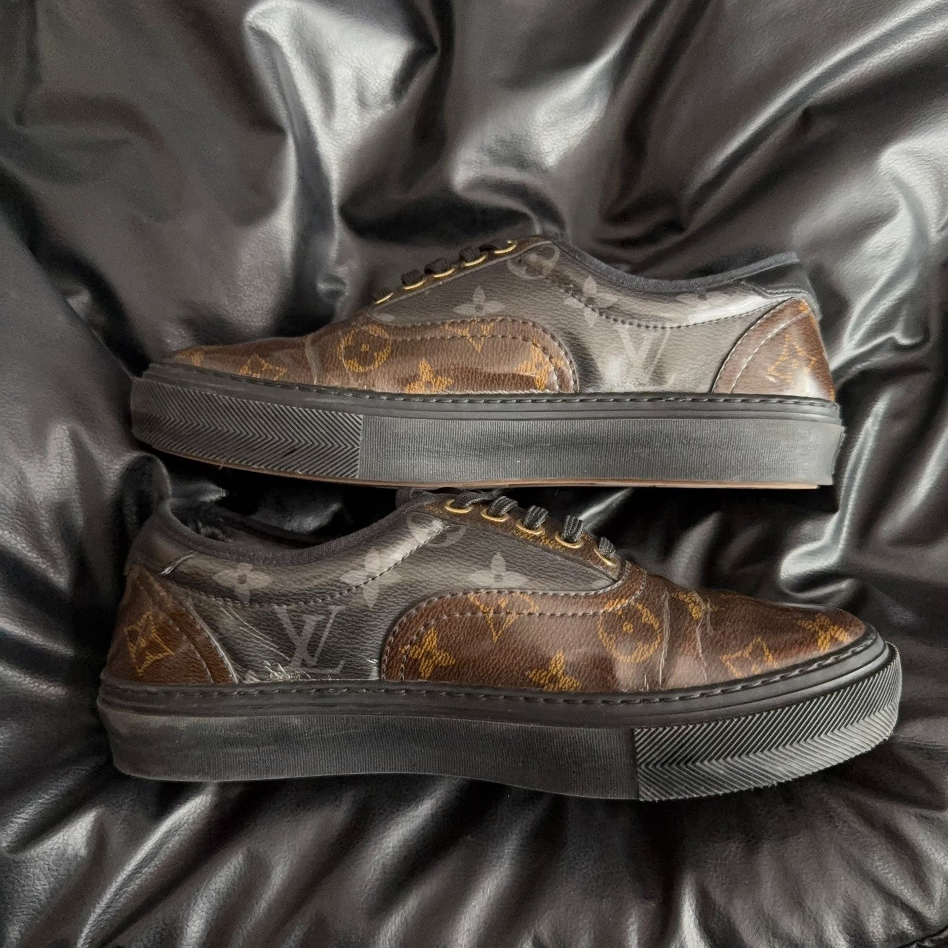 Louis Vuitton Louis Vuitton Clear Lowtop Sneakers 39.5 Men Size US 7 / EU 40 - 4 Thumbnail