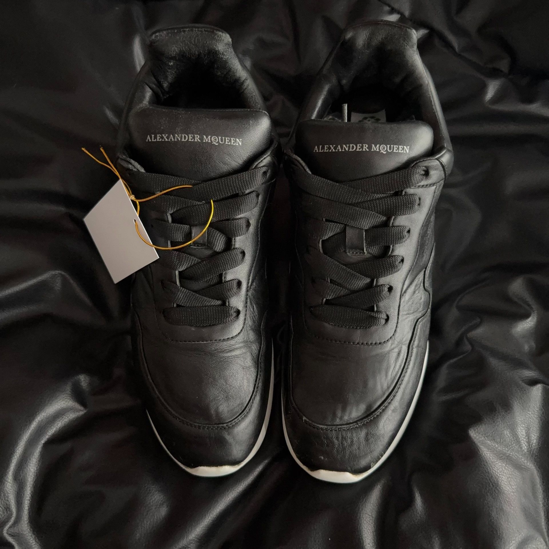 Alexander McQueen Alexander McQueen Black Lowtop Sneakers 43 Men Size US 10 / EU 43 - 2 Thumbnail