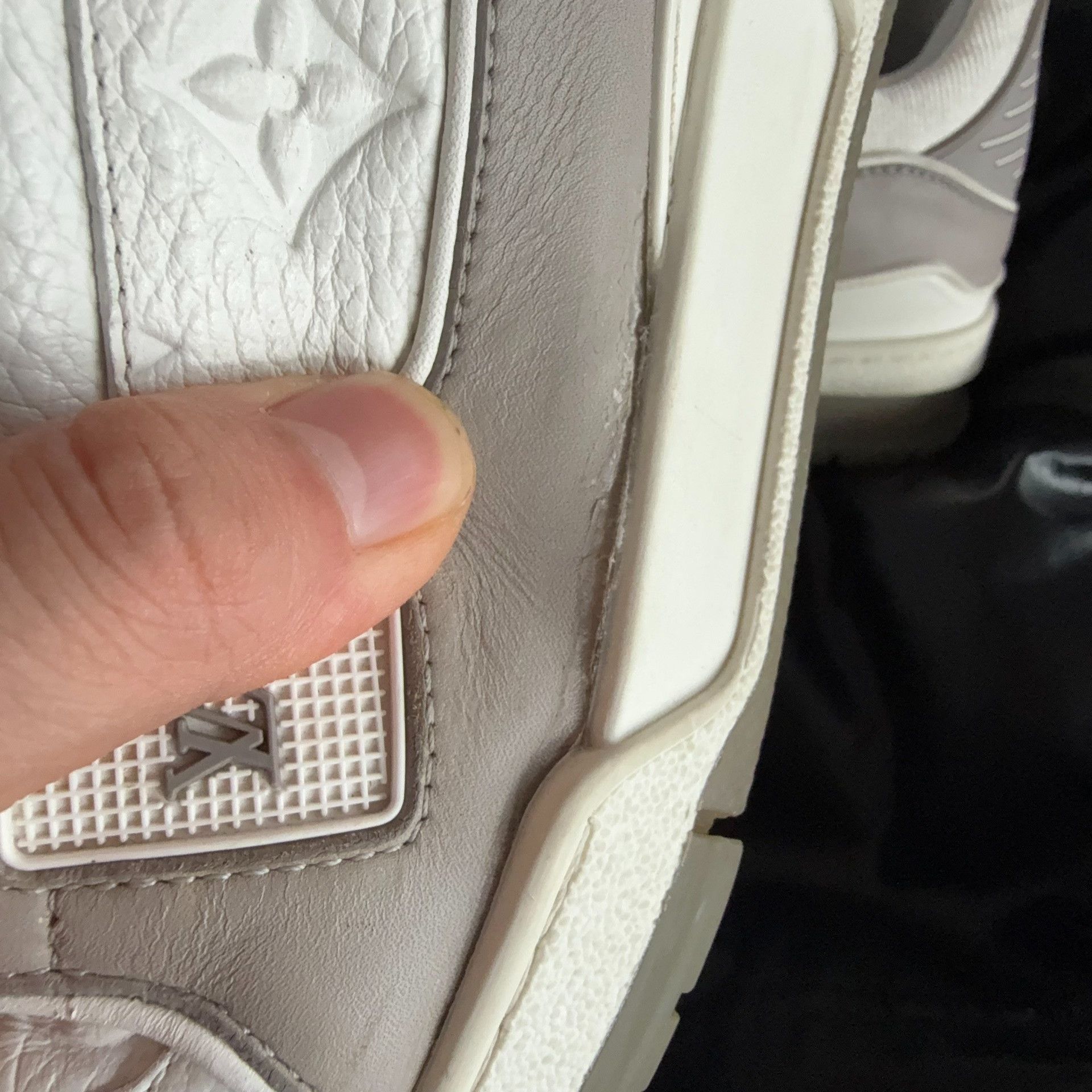 Louis Vuitton Louis Vuitton Training White Lowtop Sneakers 42 Men Size US 9 / EU 42 - 7 Thumbnail