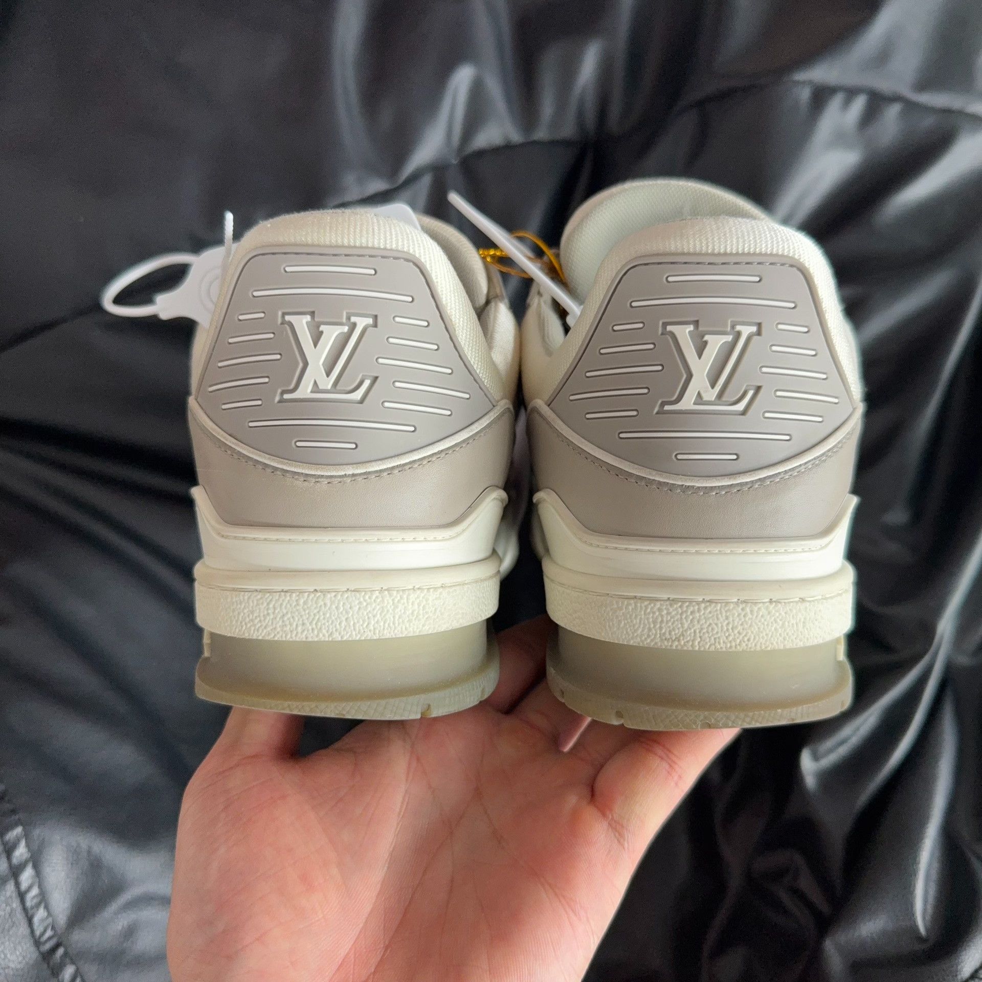 Louis Vuitton Louis Vuitton Training White Lowtop Sneakers 42 Men Size US 9 / EU 42 - 3 Thumbnail