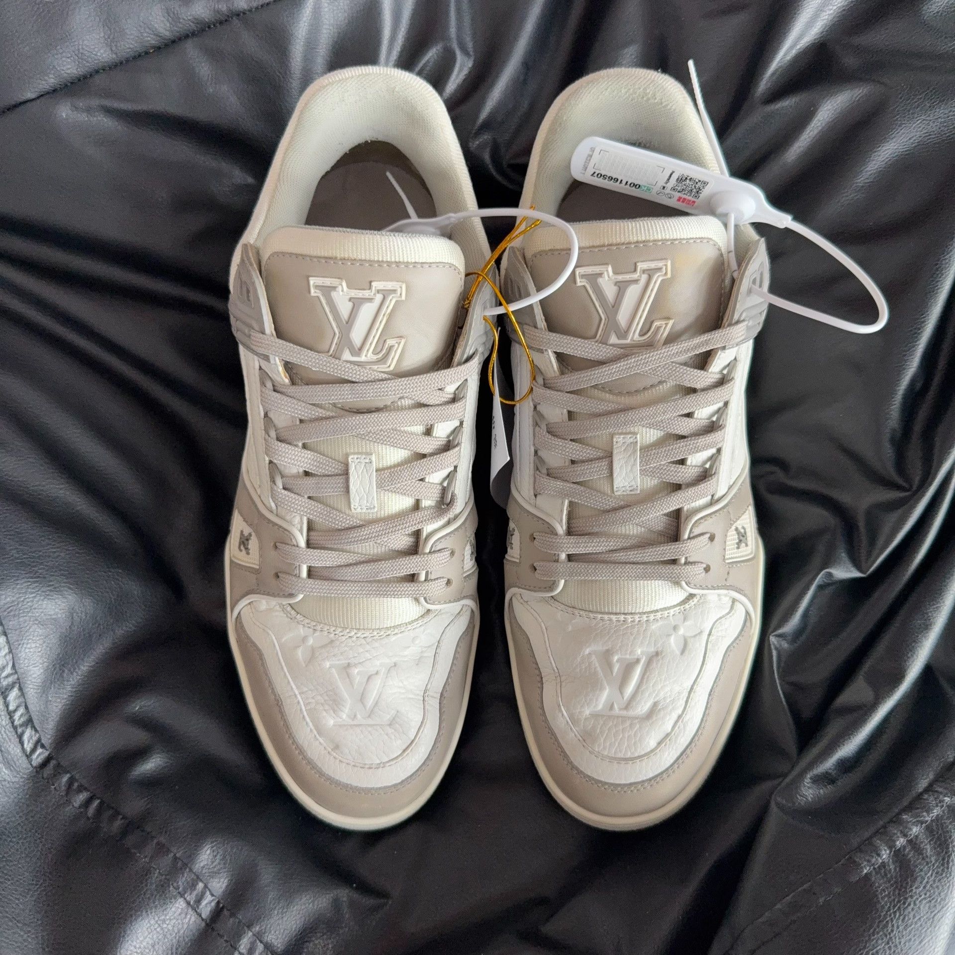 Louis Vuitton Louis Vuitton Training White Lowtop Sneakers 42 Men Size US 9 / EU 42 - 2 Thumbnail