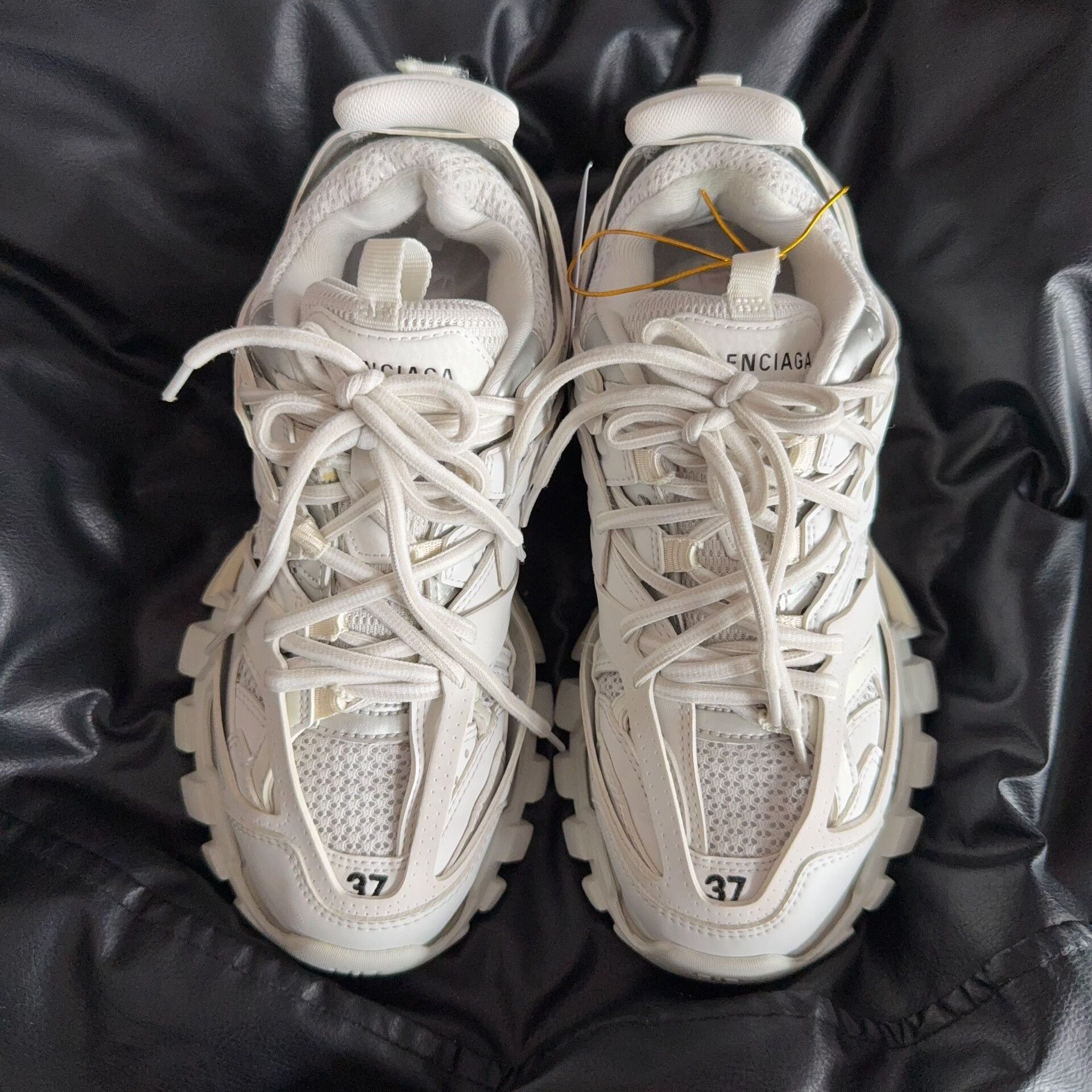 Balenciaga Balenciaga White Lowtop Sneakers 37 Women Size US 6.5 / IT 36.5 - 2 Thumbnail