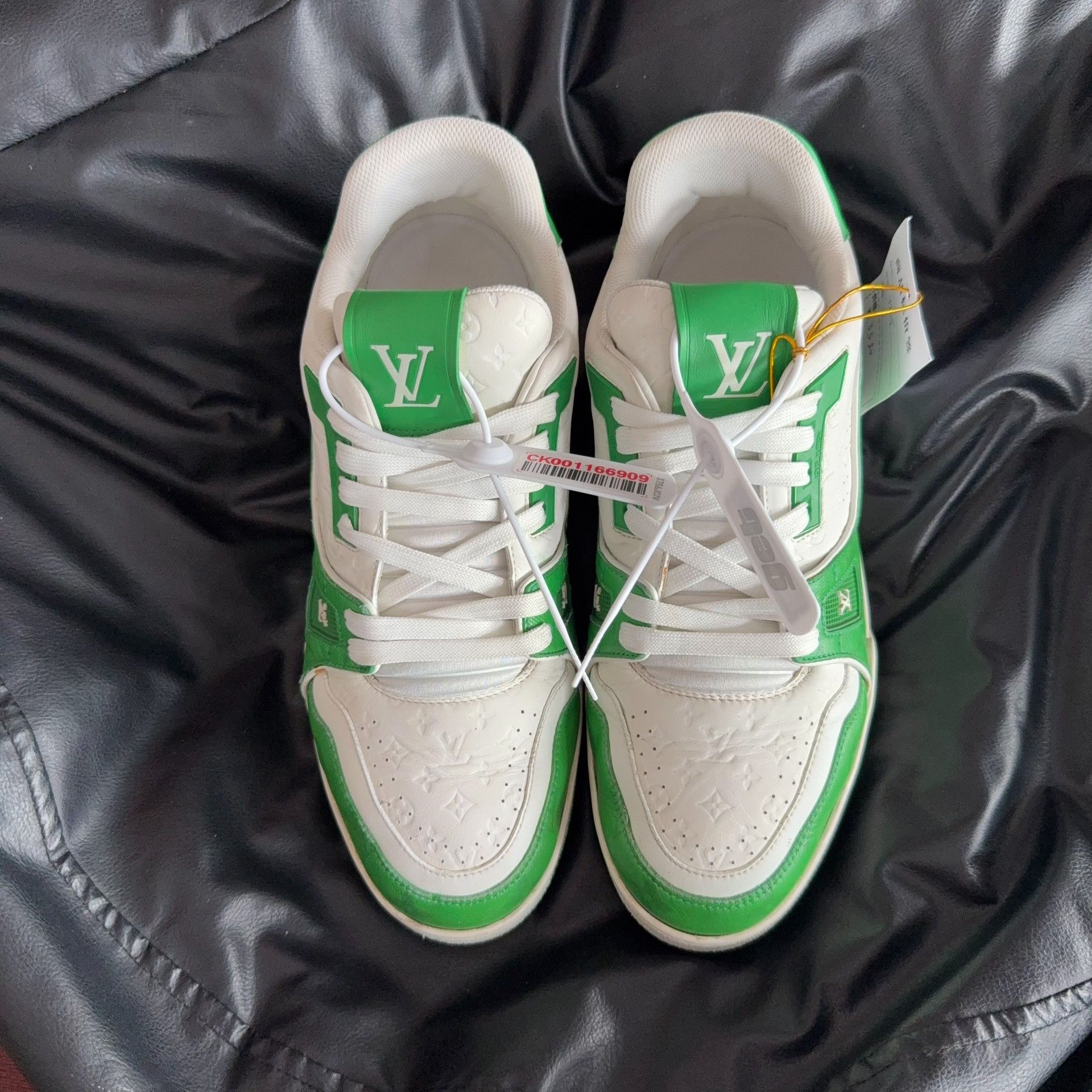 Louis Vuitton Louis Vuitton Training Green Lowtop Sneakers 42.5 Men Size US 9.5 / EU 42-43 - 2 Thumbnail